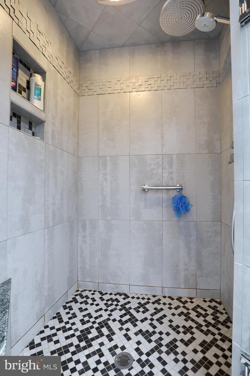 WATERFRONT ESTATES - Residential