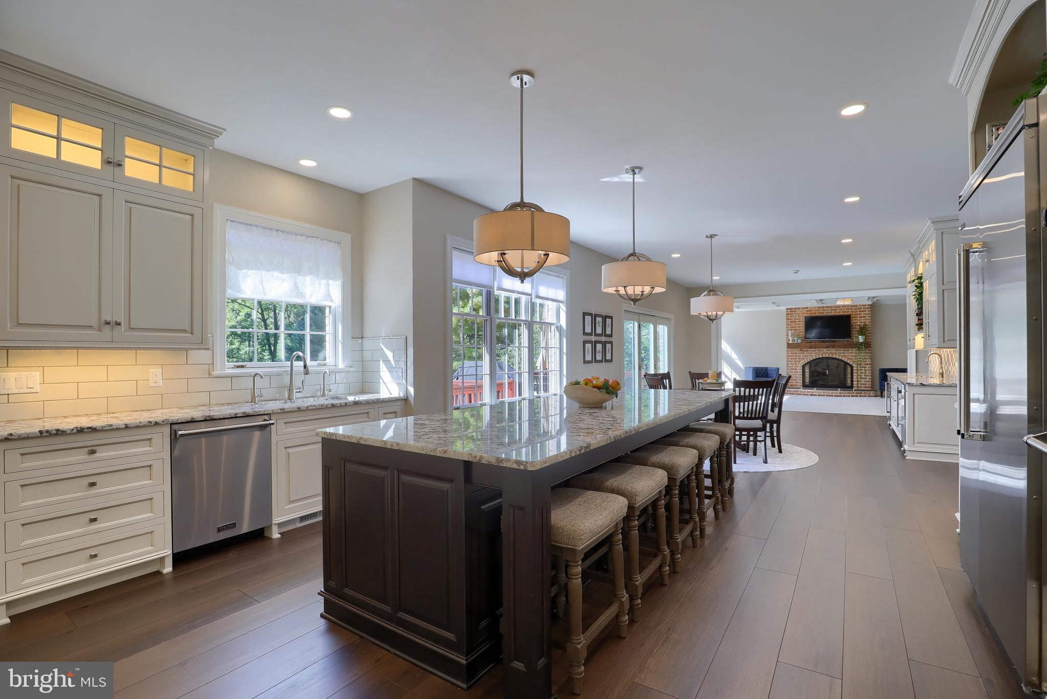 WATERFRONT ESTATES - Residential