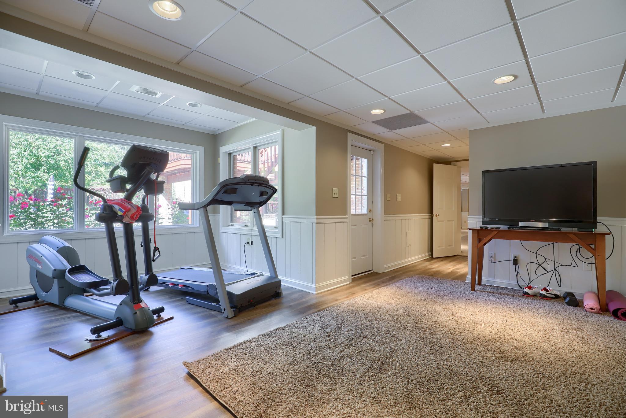 WATERFRONT ESTATES - Residential