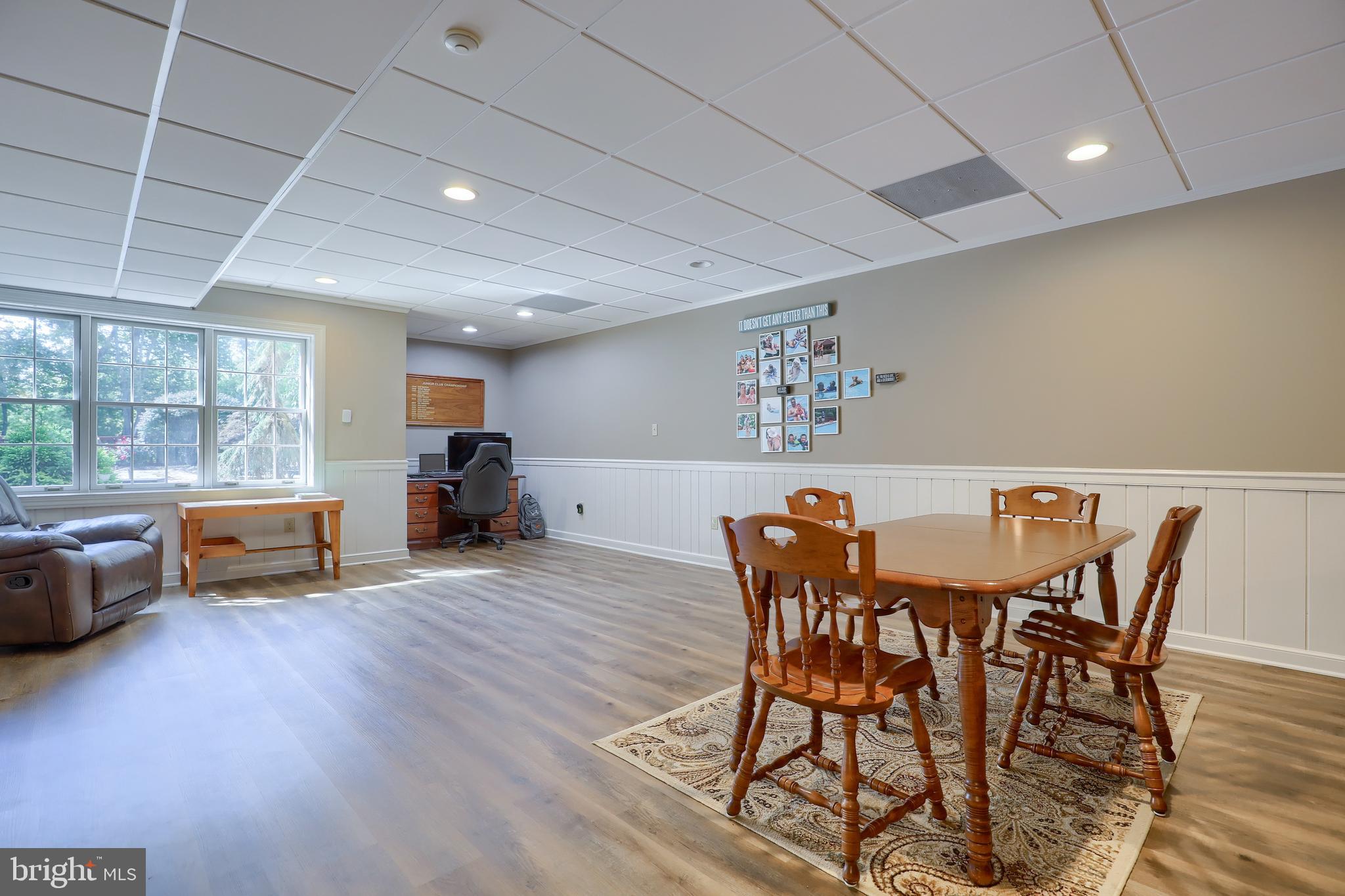 WATERFRONT ESTATES - Residential