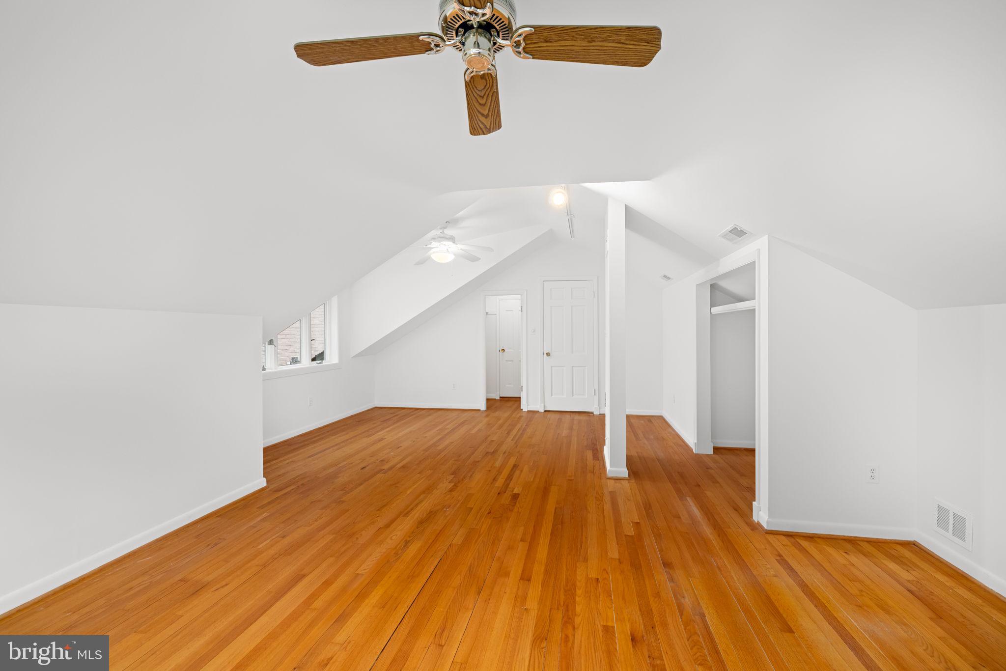 BRADLEY HILLS - Residential