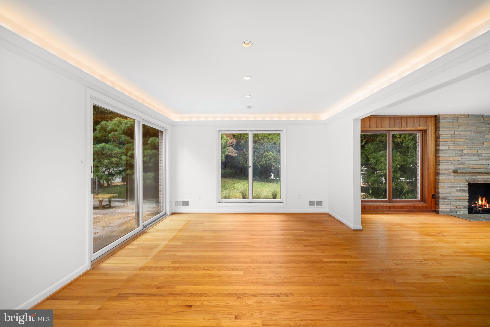 BRADLEY HILLS - Residential