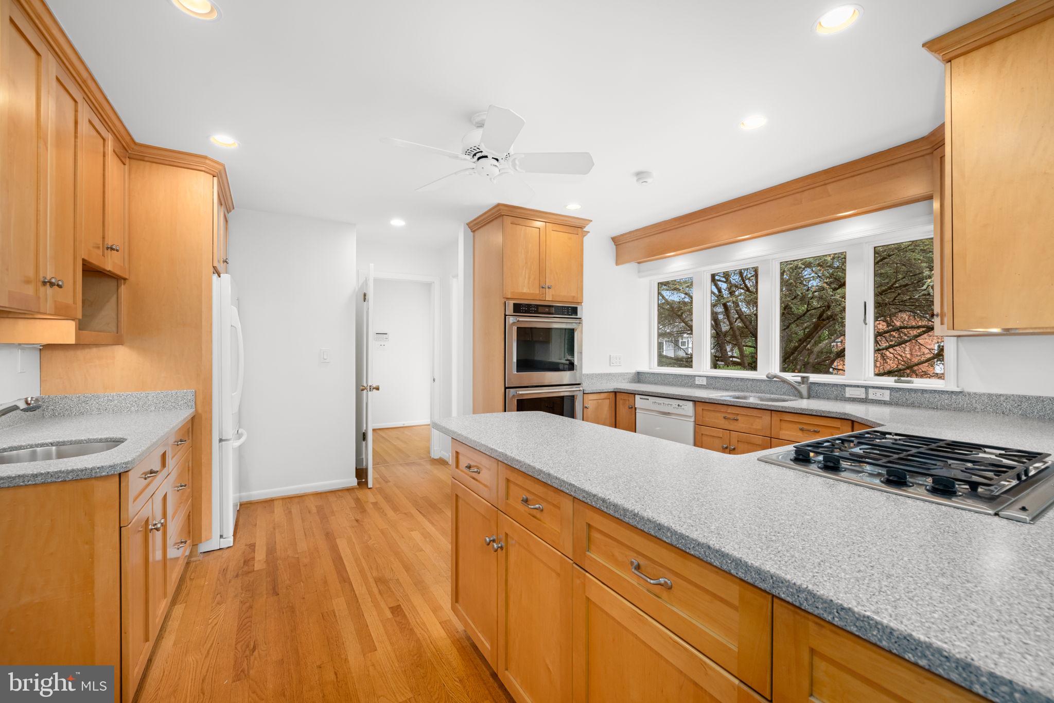 BRADLEY HILLS - Residential