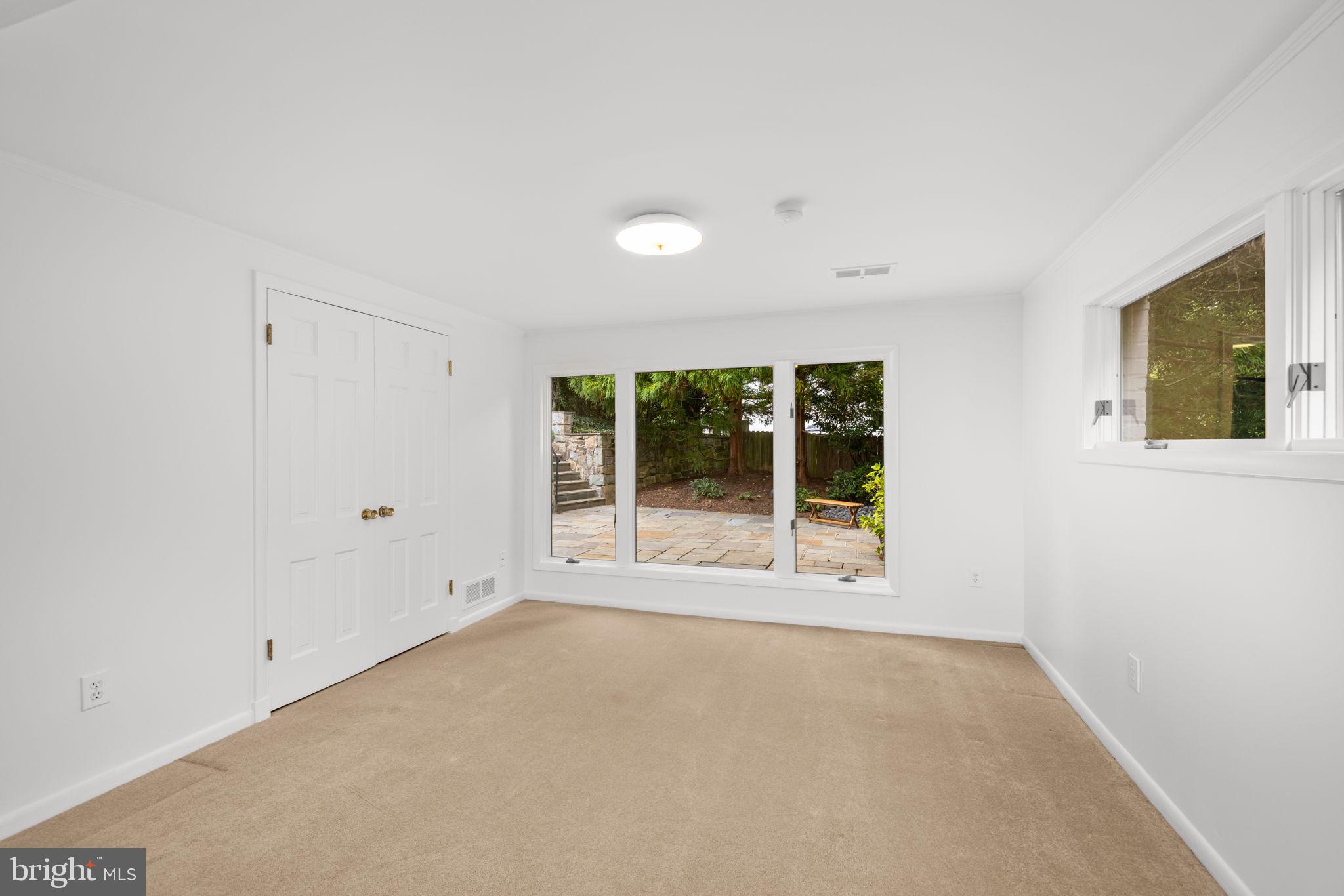 BRADLEY HILLS - Residential