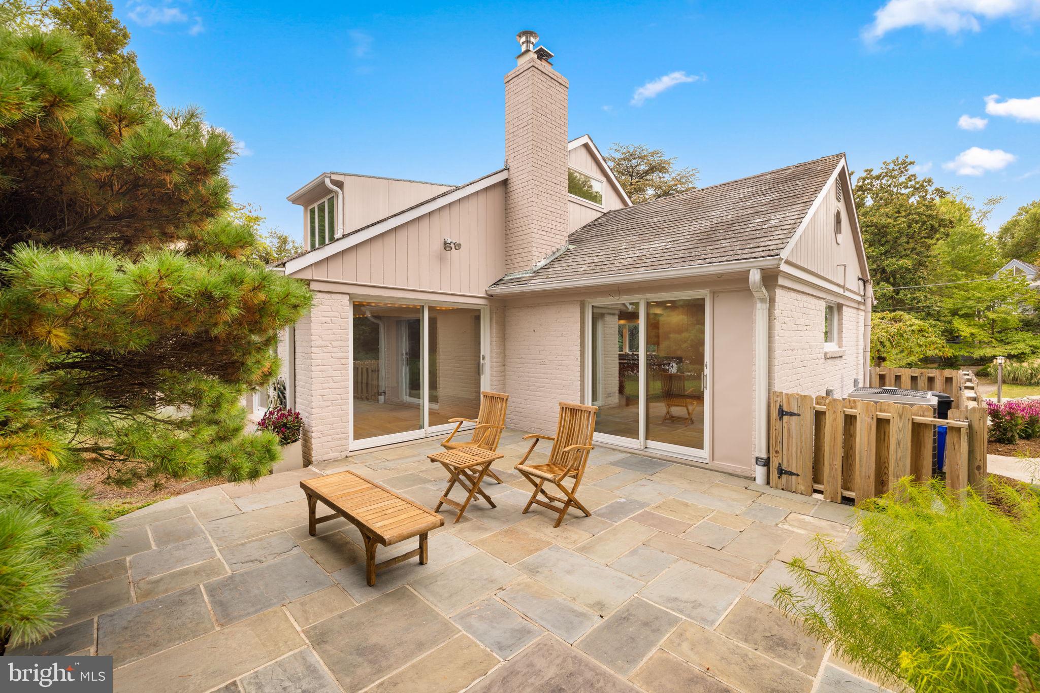 BRADLEY HILLS - Residential