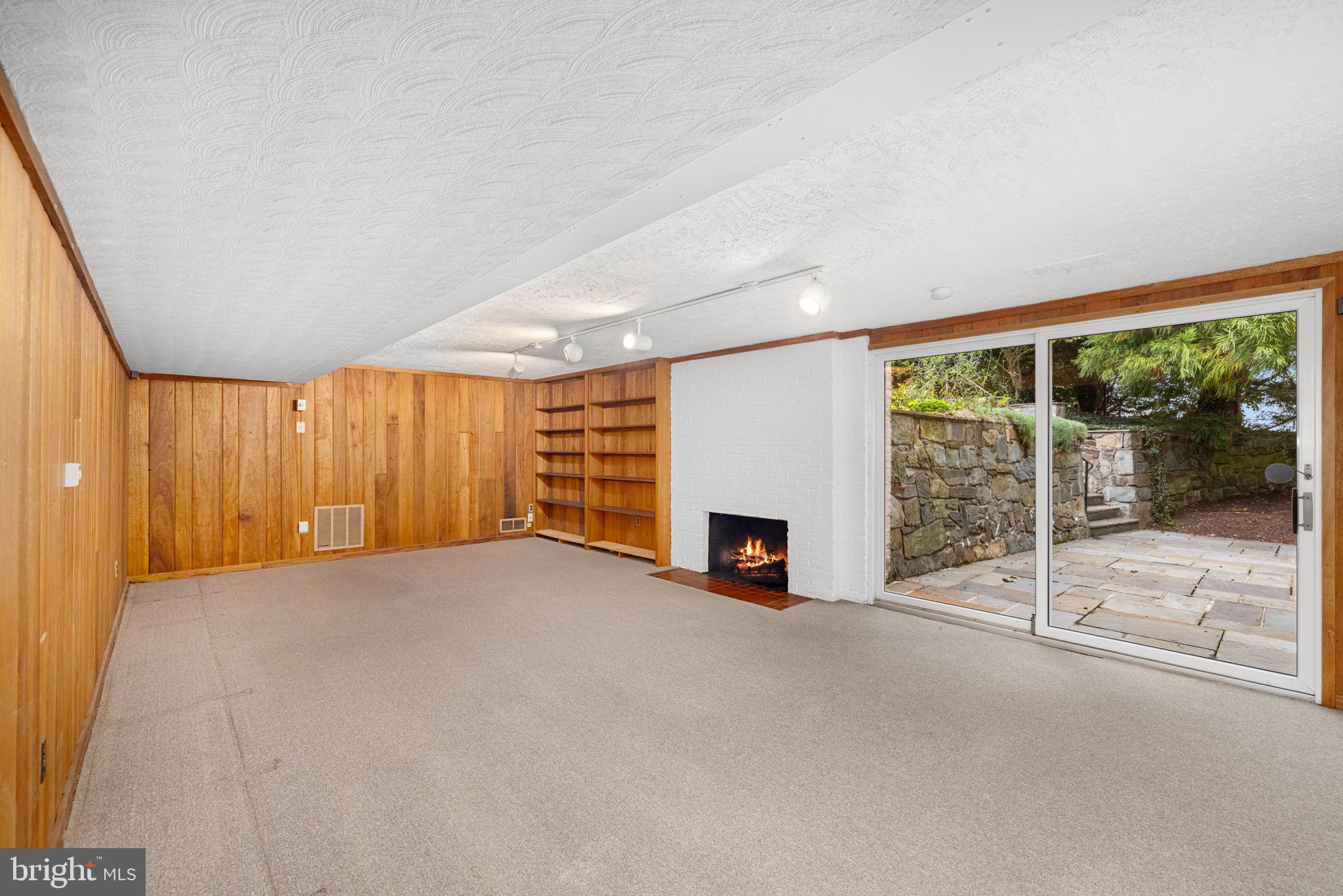 BRADLEY HILLS - Residential