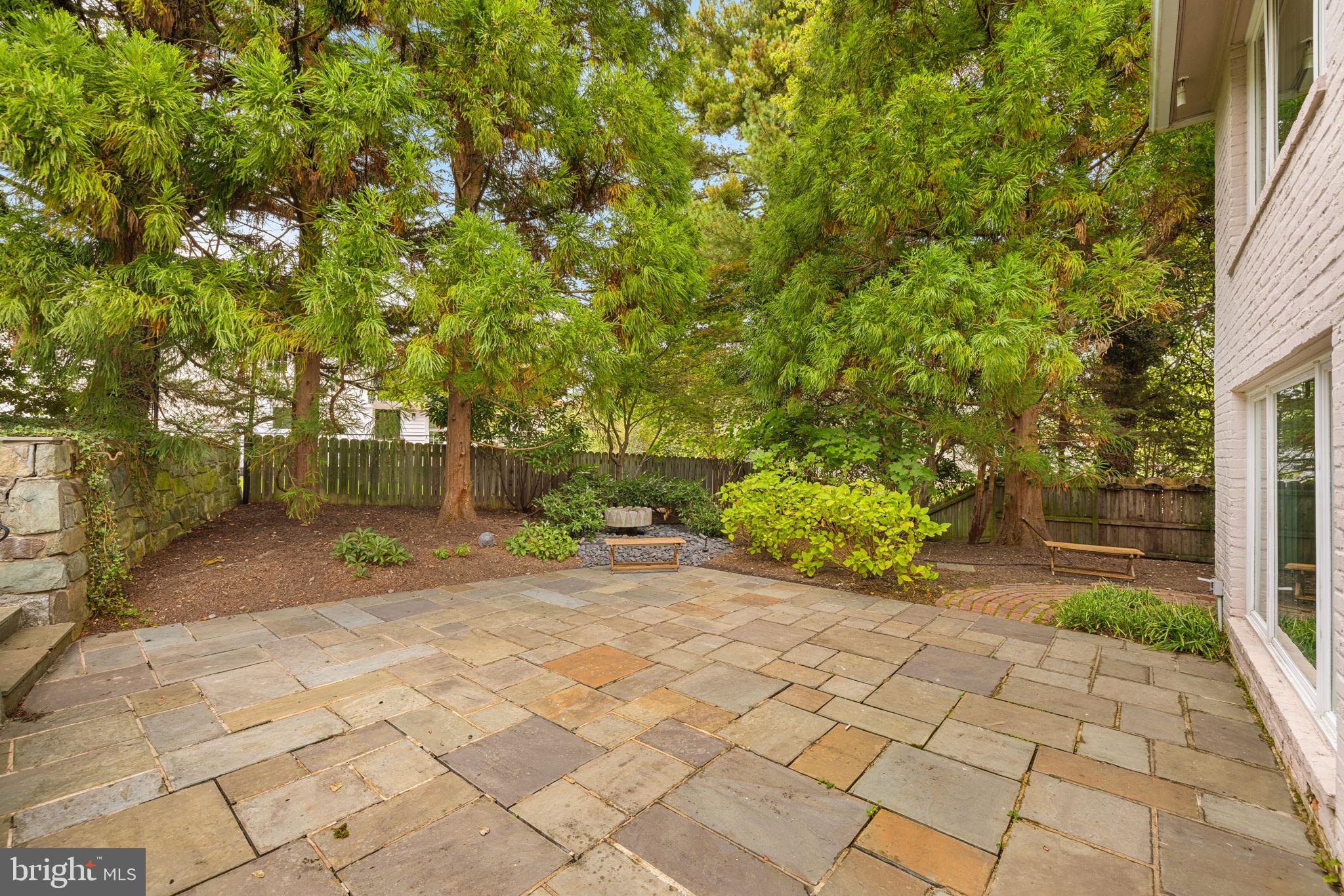 BRADLEY HILLS - Residential