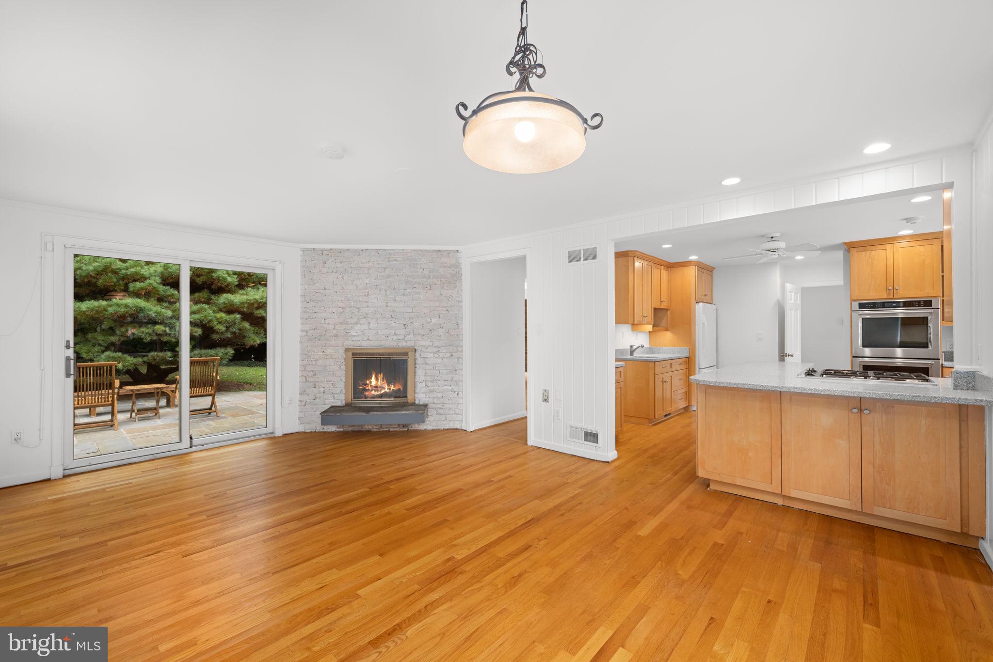 BRADLEY HILLS - Residential