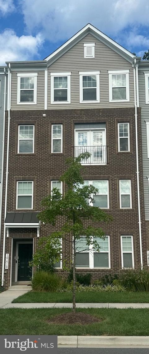 Condo For Sale - 10410 John Glenn Street<br/> LANHAM, MD 20706