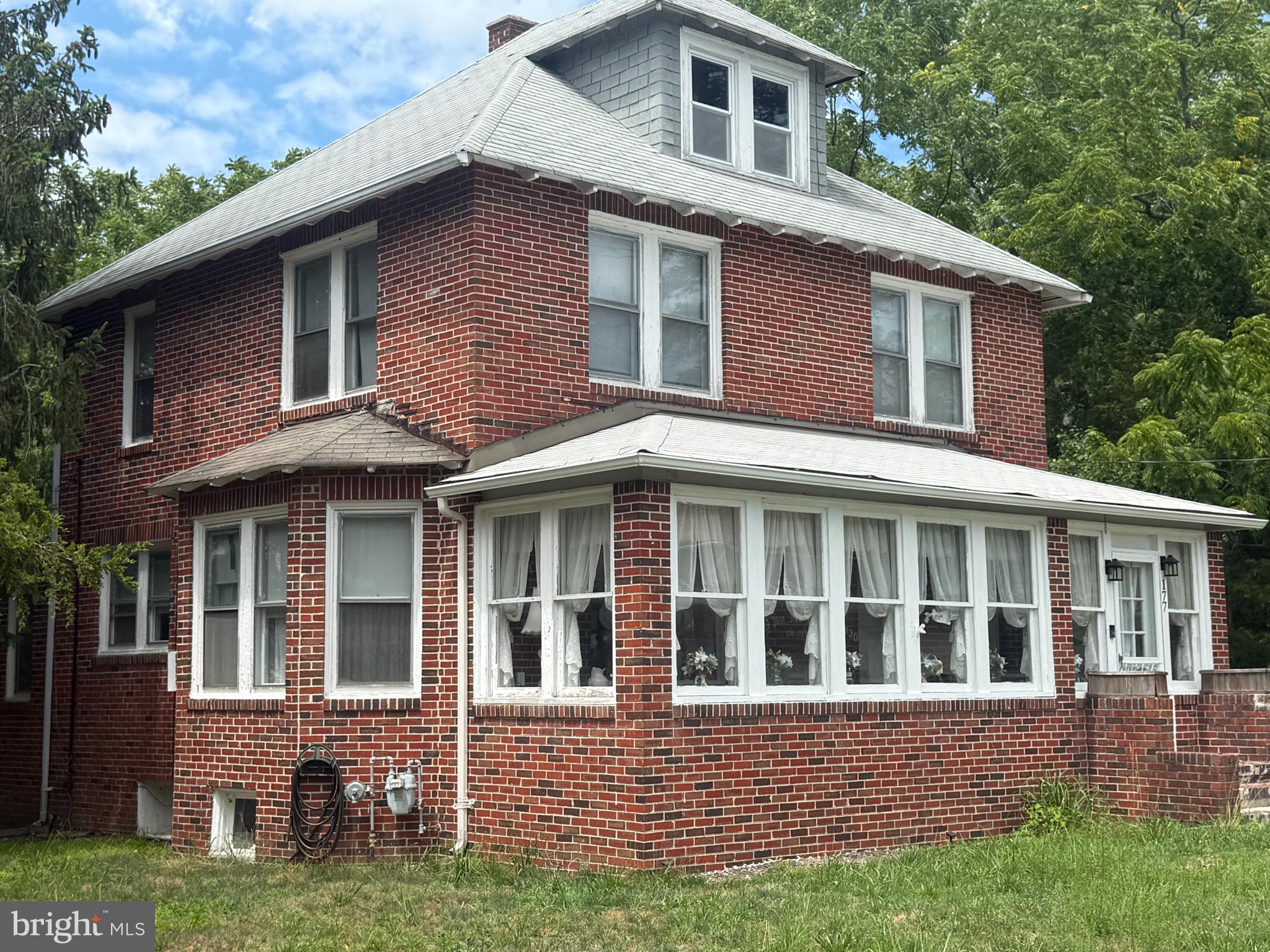 177 S NEW YORK ROAD