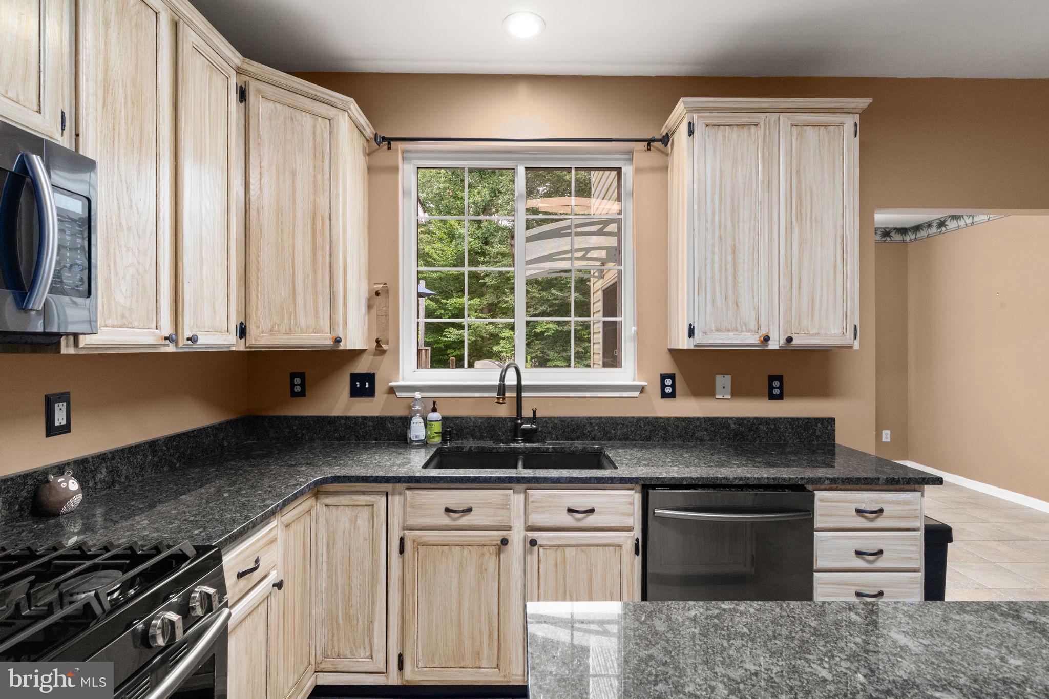 HOLLY WOODS - Residential