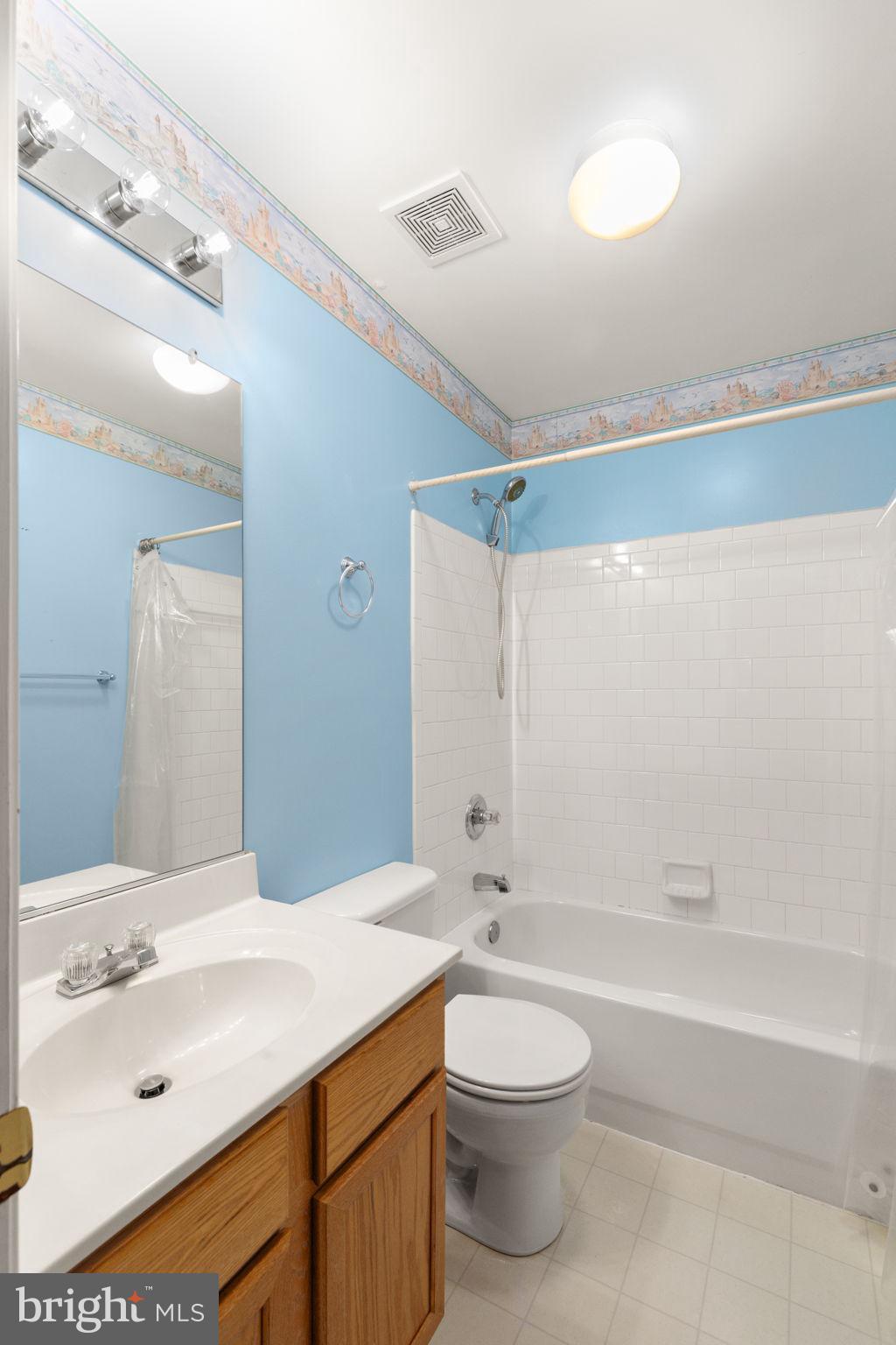 HOLLY WOODS - Residential