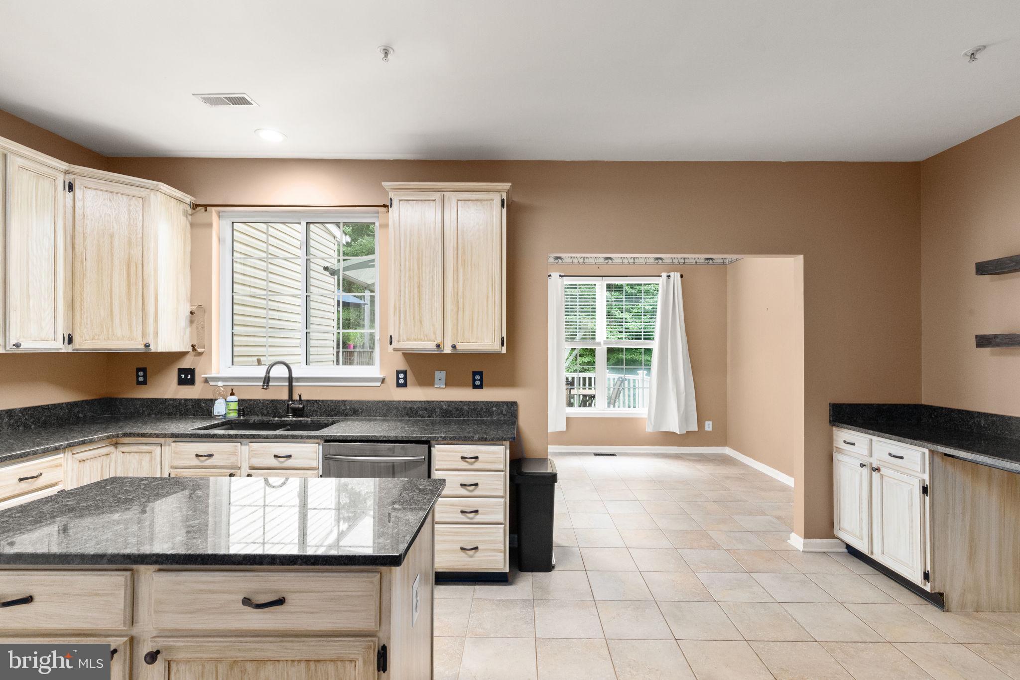 HOLLY WOODS - Residential