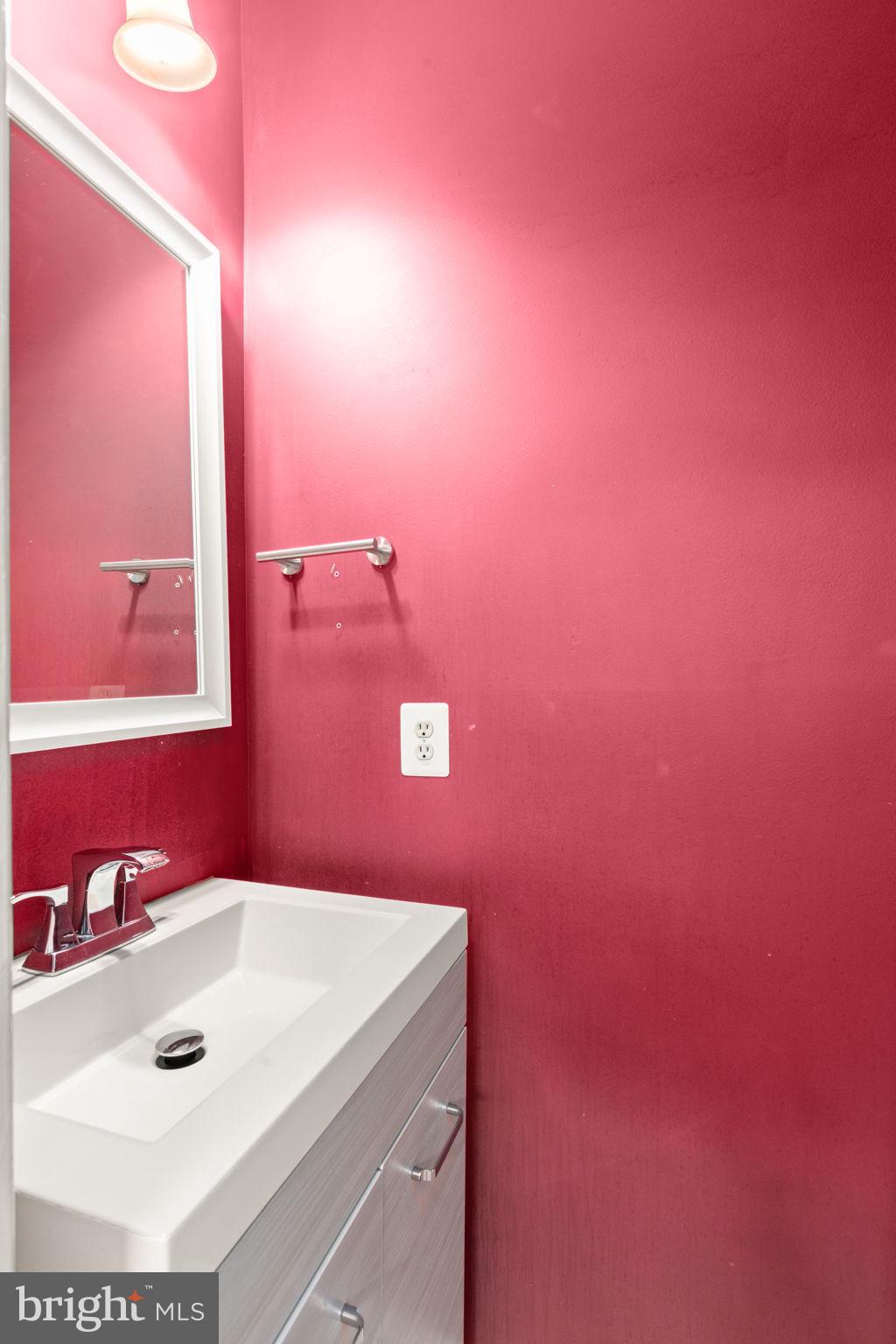 HOLLY WOODS - Residential