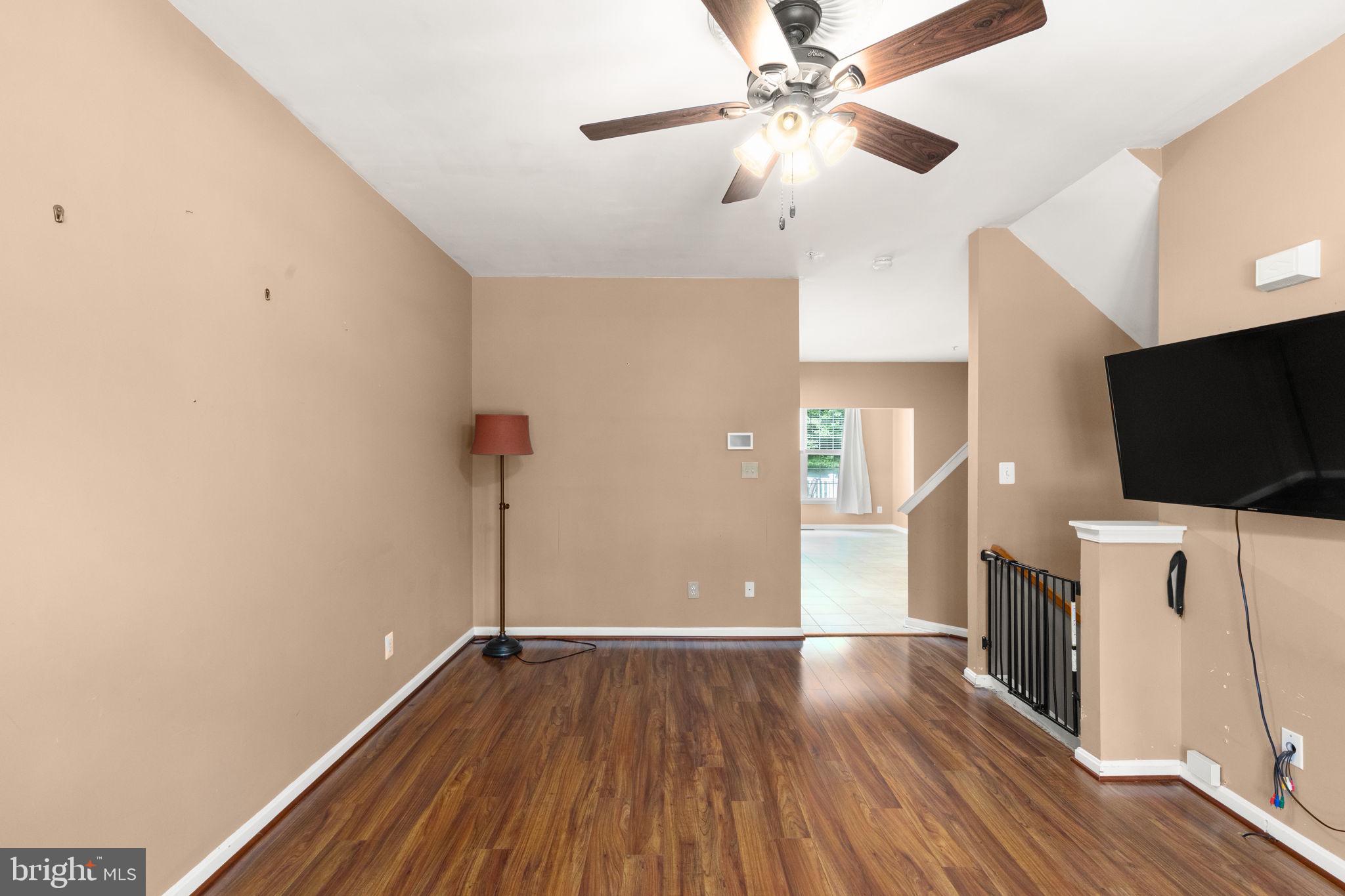 HOLLY WOODS - Residential