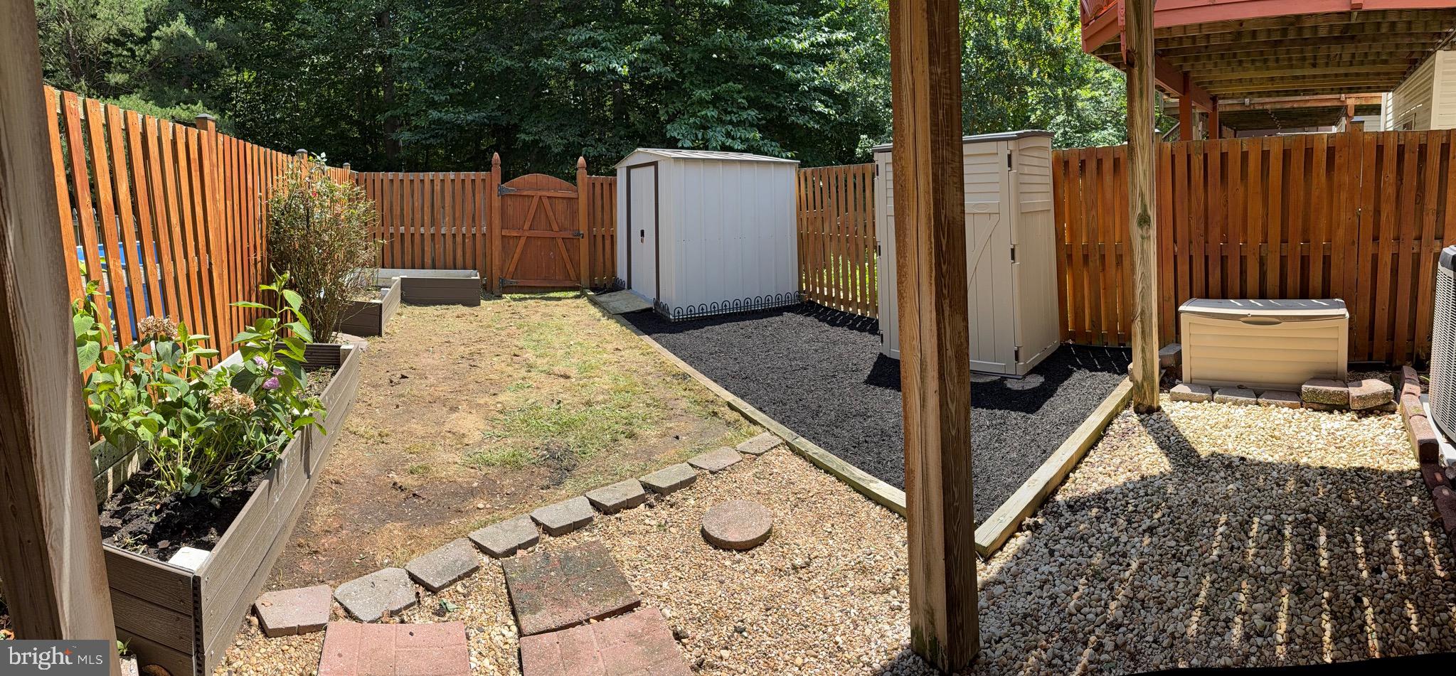 HOLLY WOODS - Residential