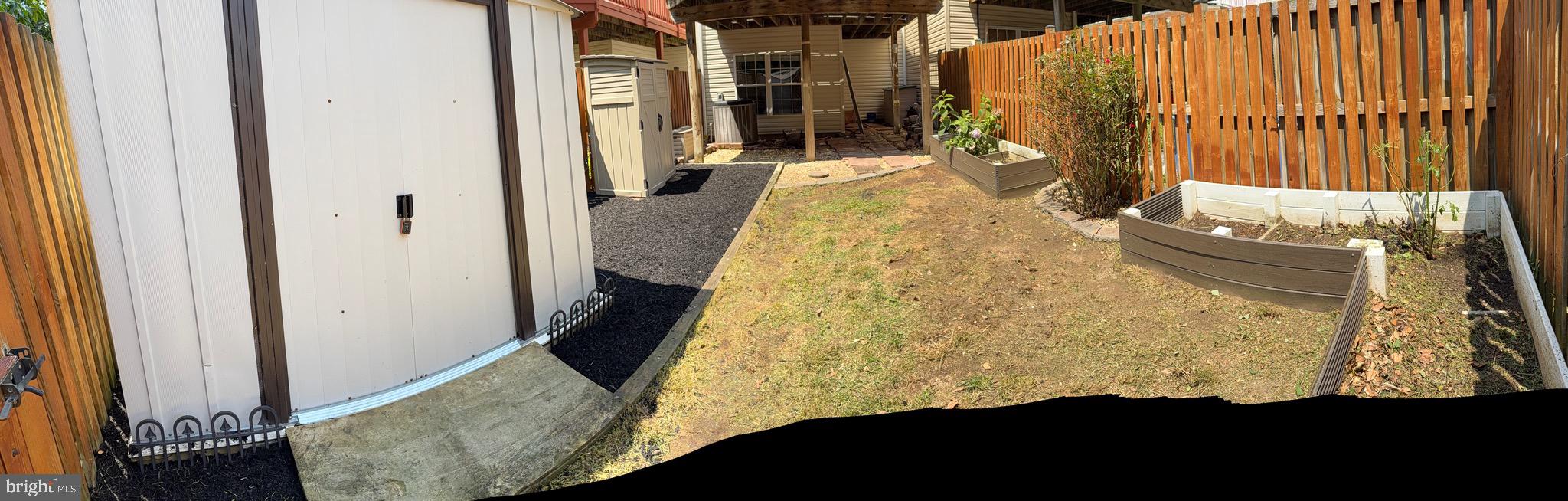 HOLLY WOODS - Residential