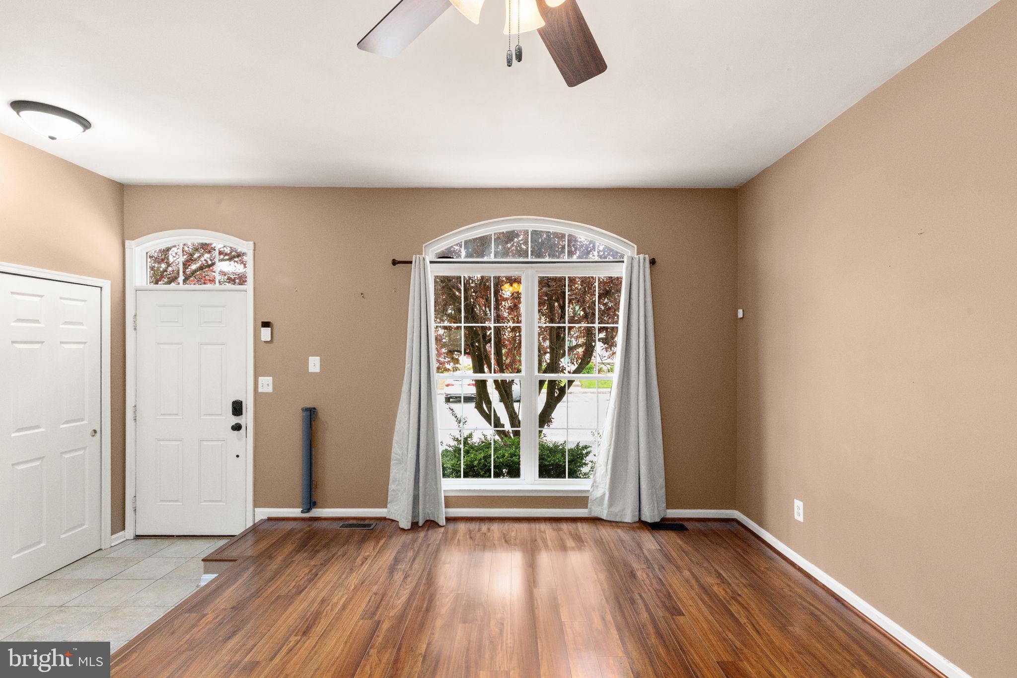 HOLLY WOODS - Residential