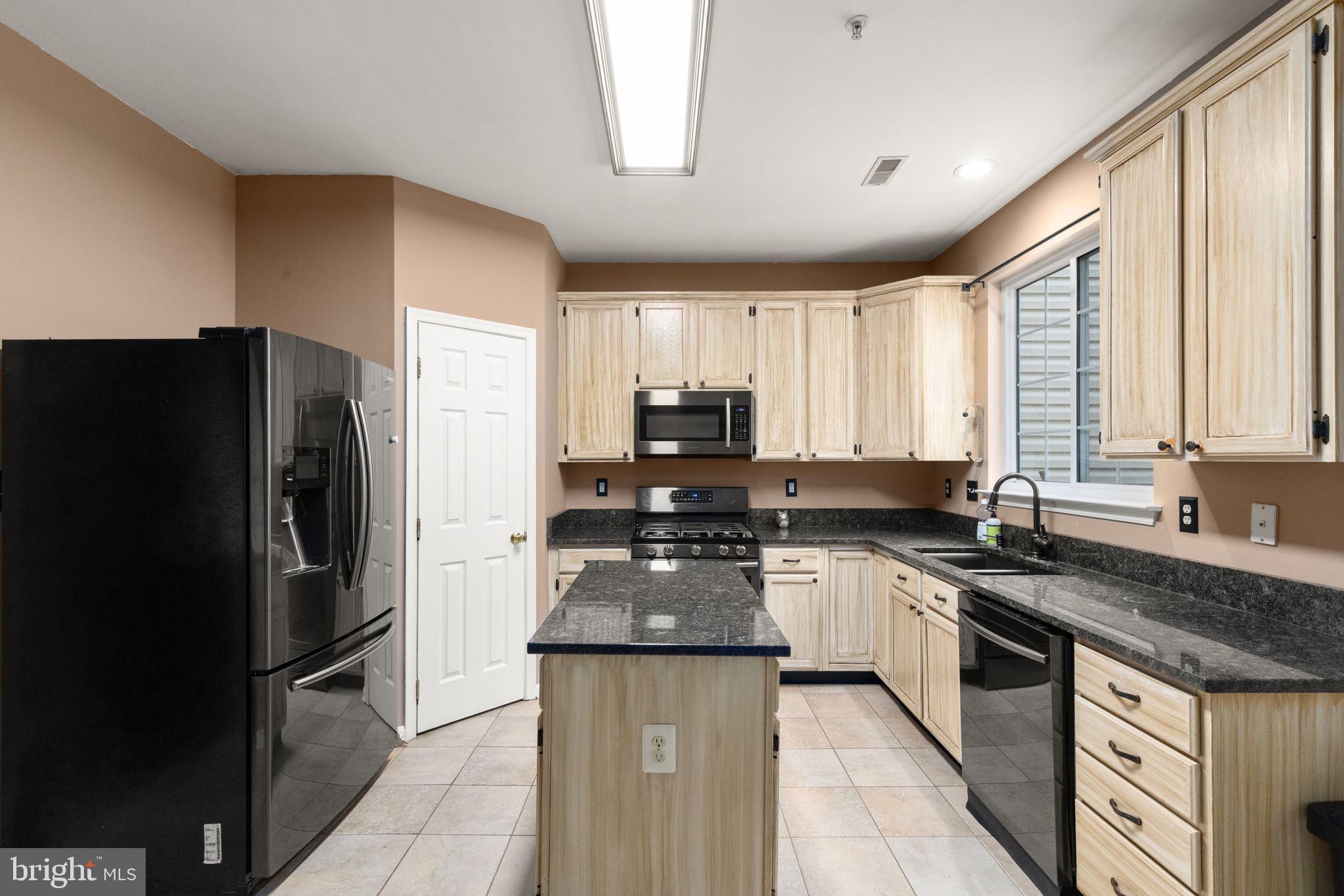 HOLLY WOODS - Residential