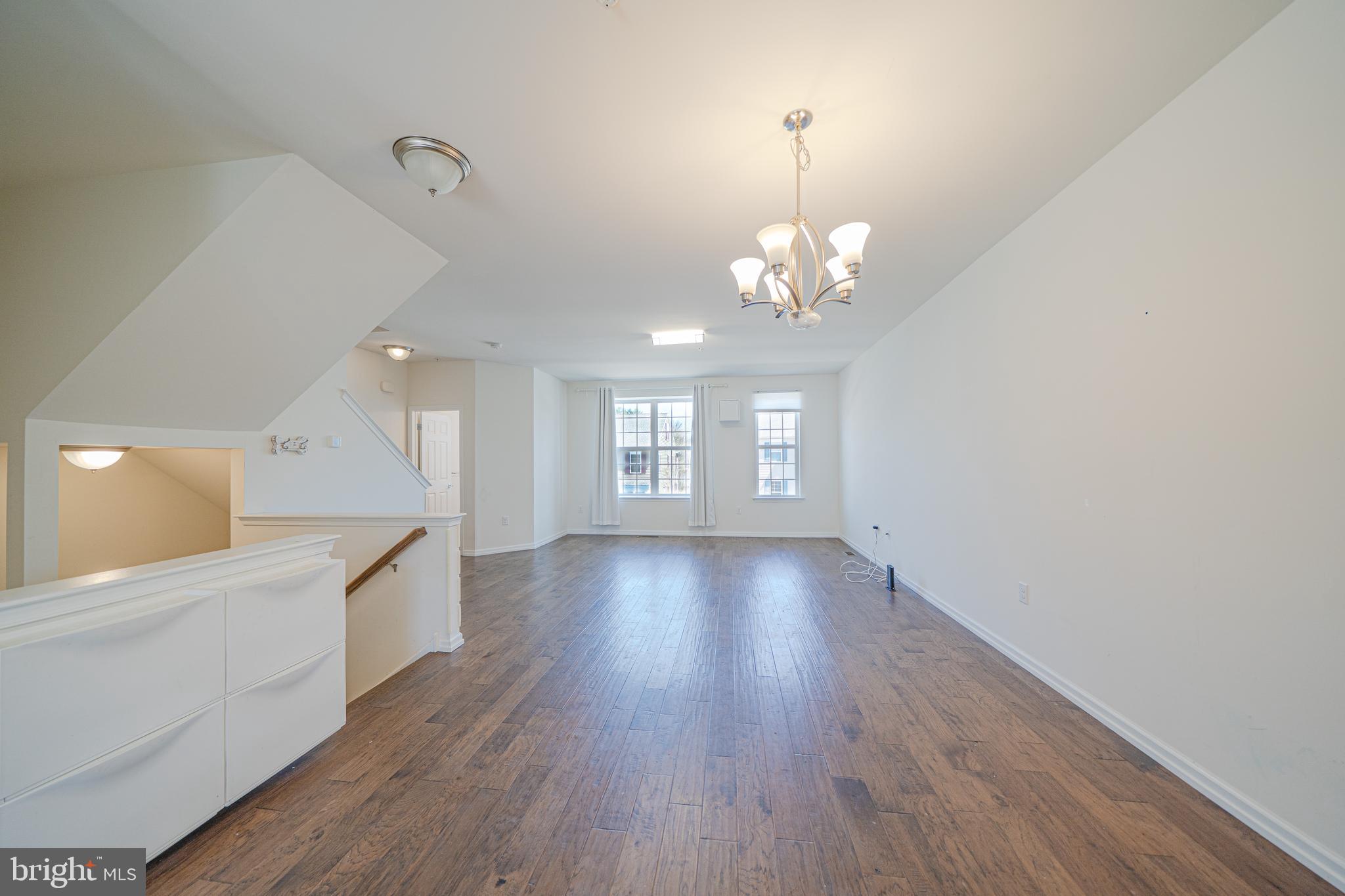 HATFIELD MANOR - Residential