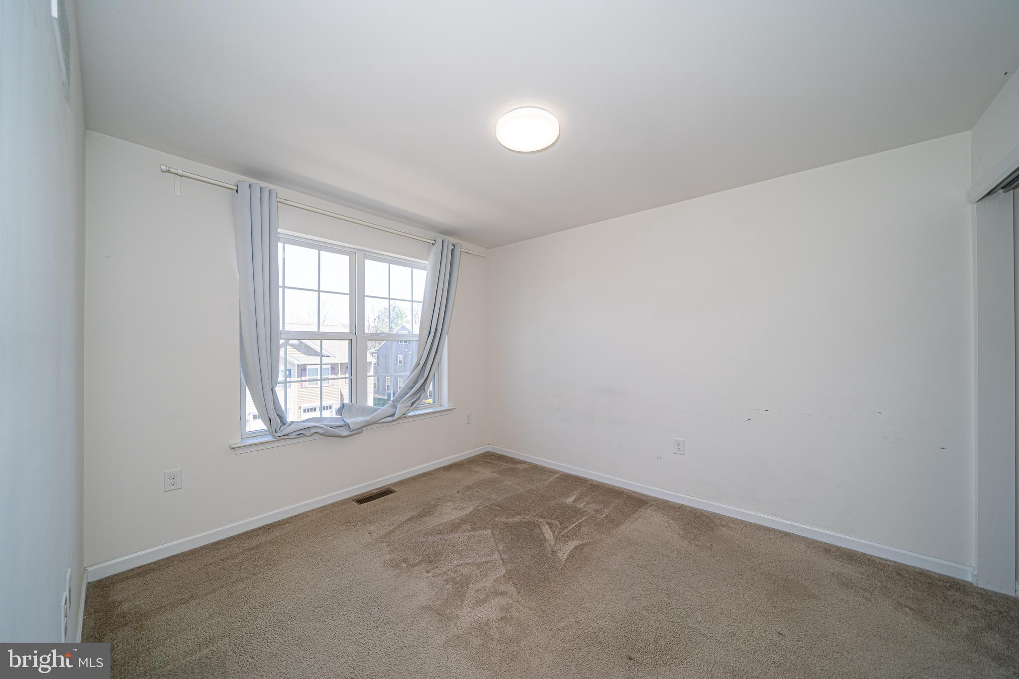 HATFIELD MANOR - Residential