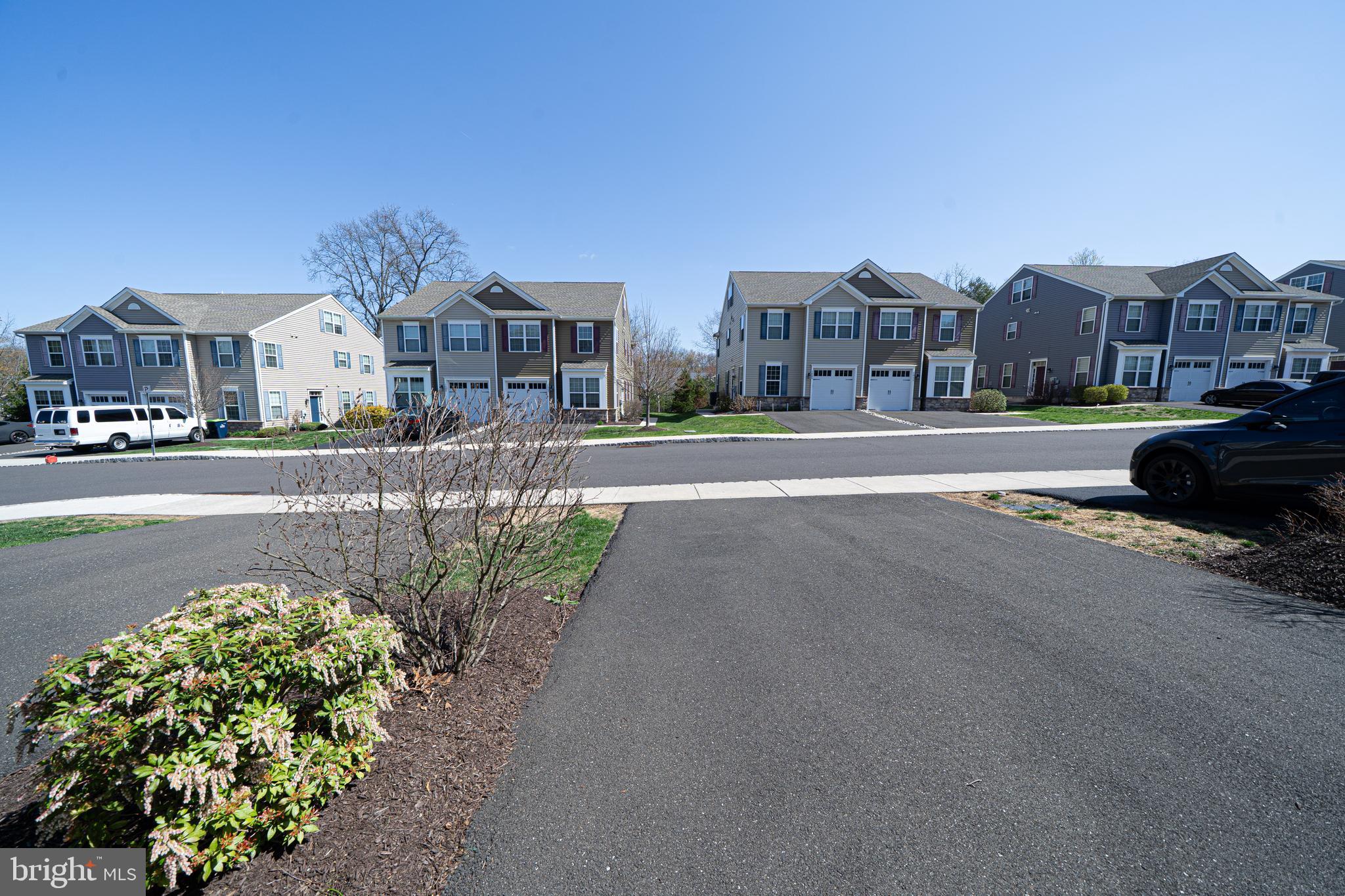 HATFIELD MANOR - Residential