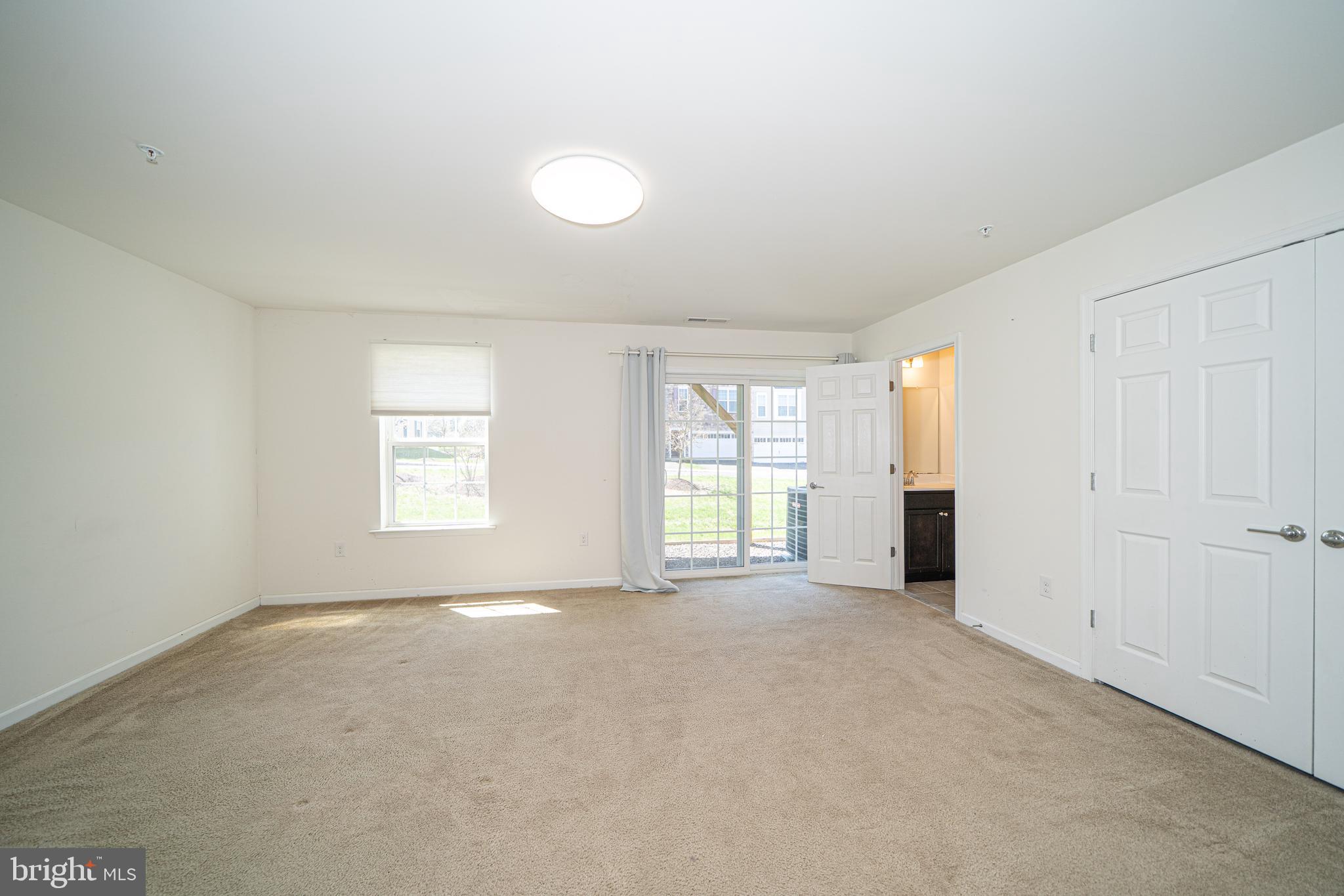 HATFIELD MANOR - Residential