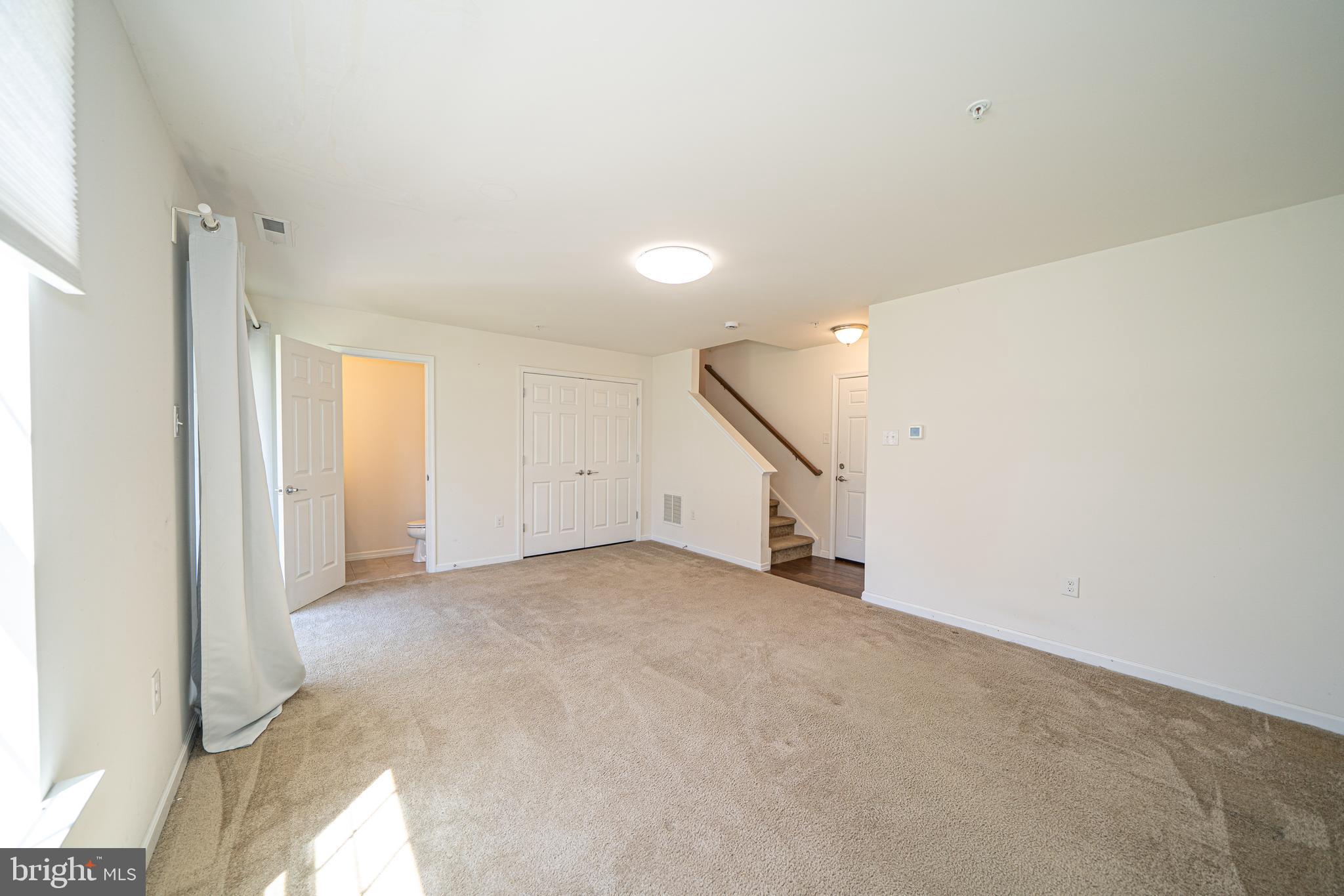 HATFIELD MANOR - Residential