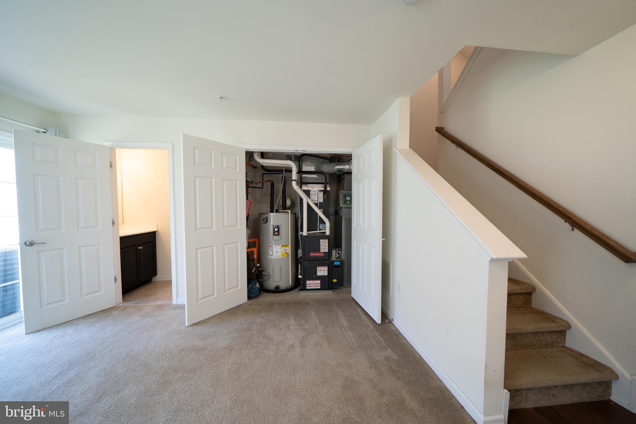 HATFIELD MANOR - Residential