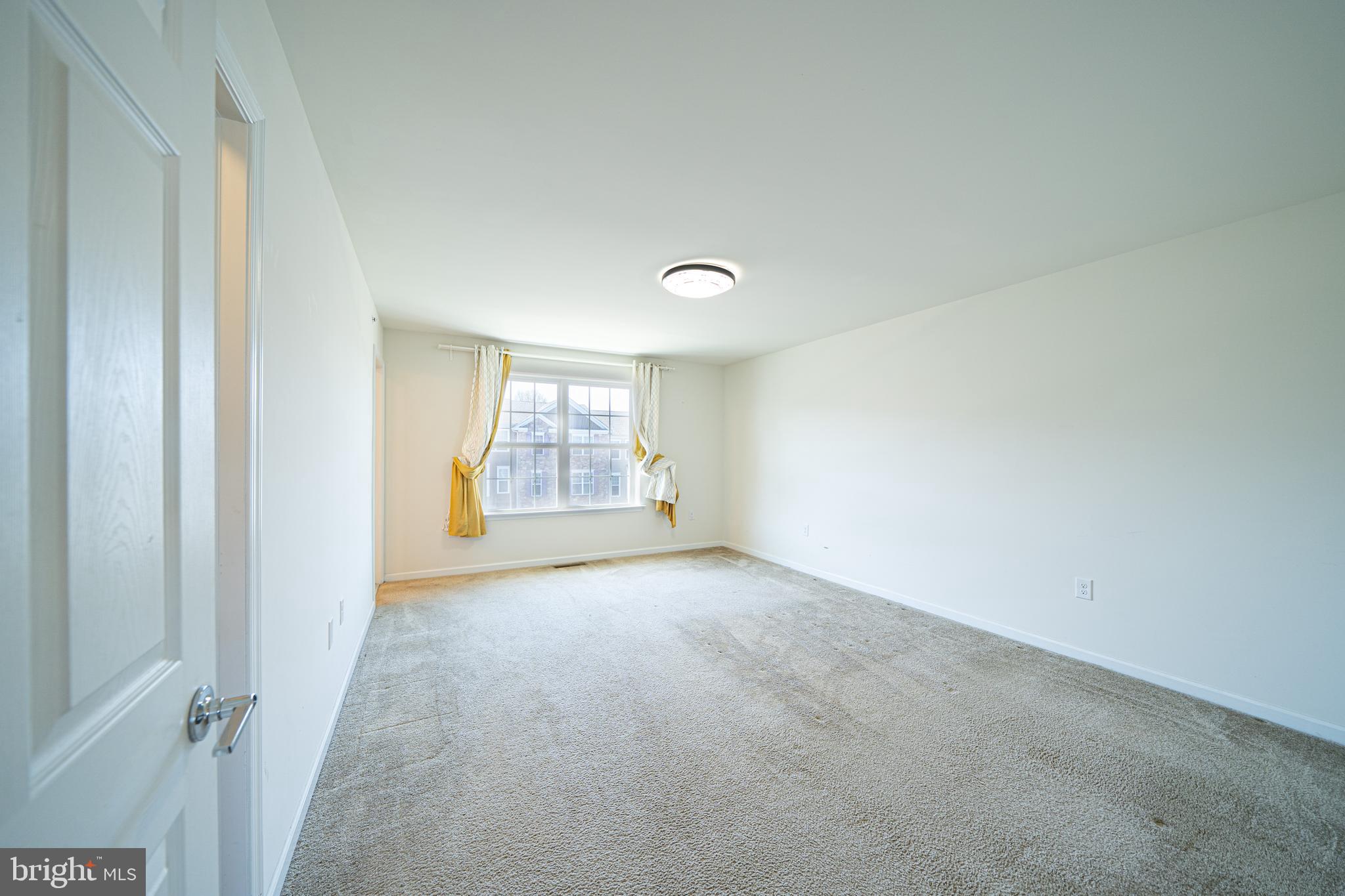 HATFIELD MANOR - Residential