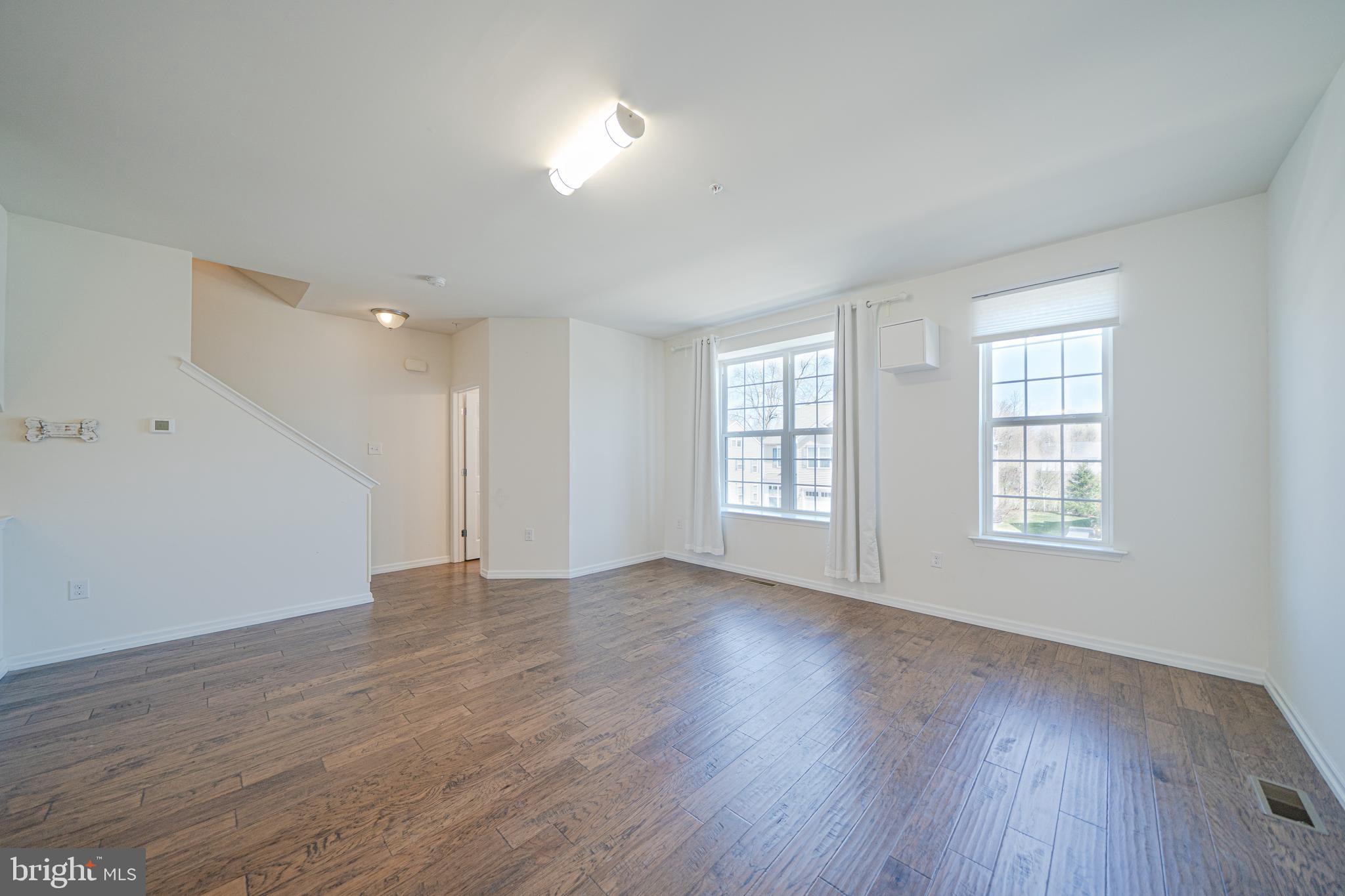 HATFIELD MANOR - Residential