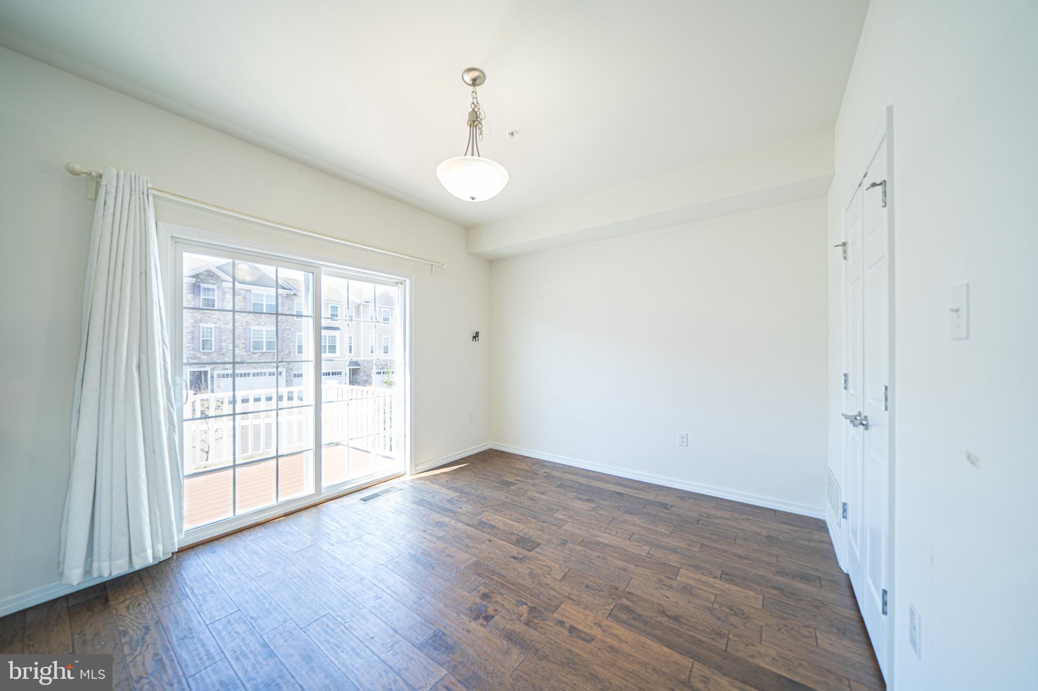 HATFIELD MANOR - Residential