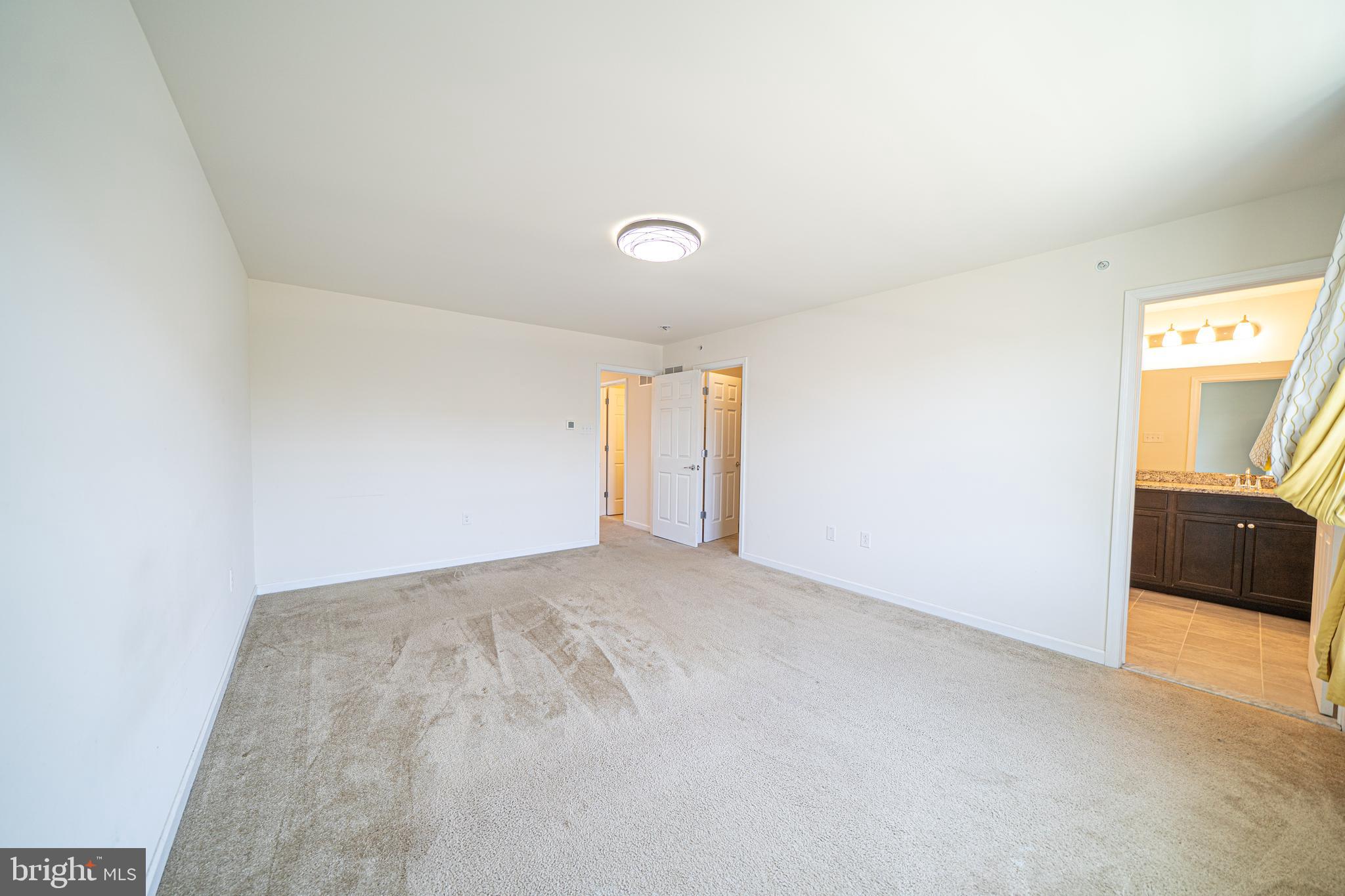 HATFIELD MANOR - Residential