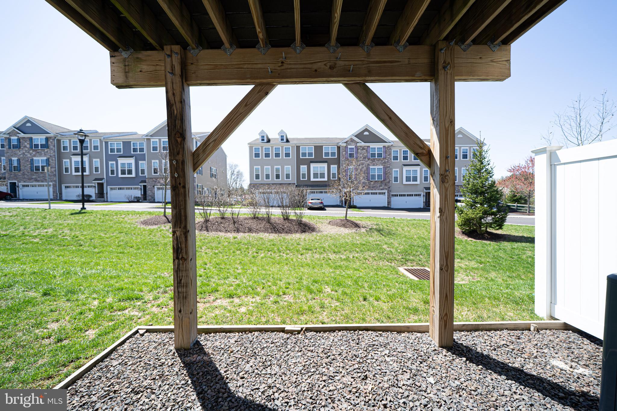 HATFIELD MANOR - Residential