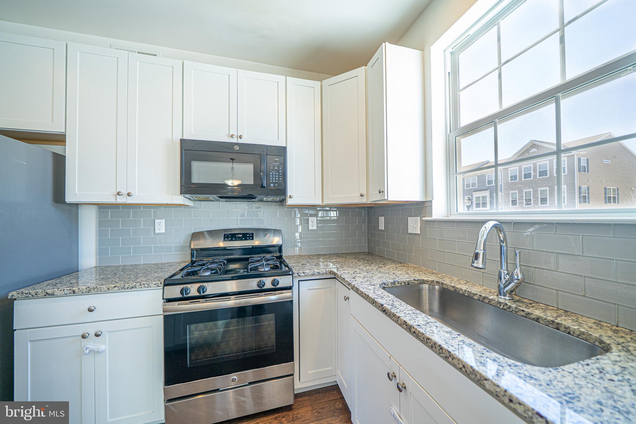 HATFIELD MANOR - Residential