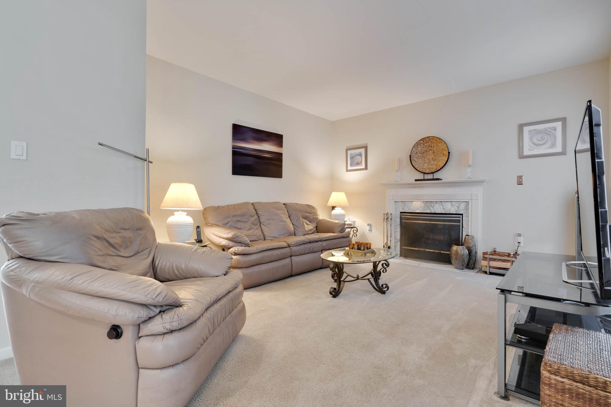 CARRIAGE CROSSING - Residential