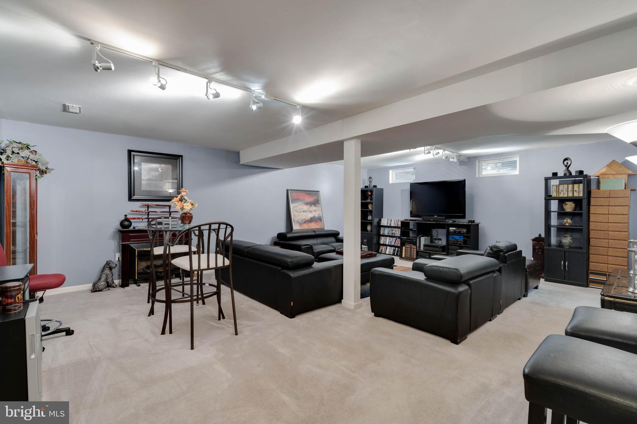 CARRIAGE CROSSING - Residential