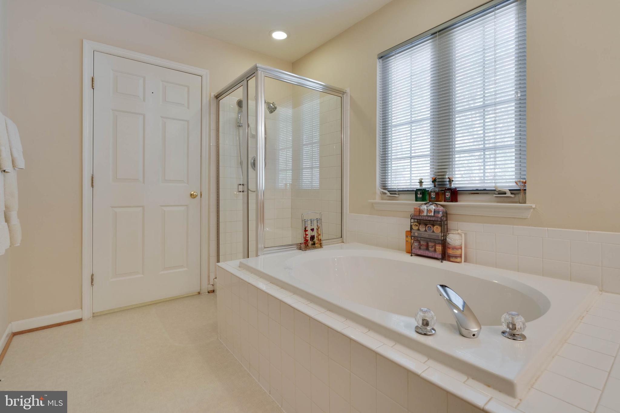 CARRIAGE CROSSING - Residential