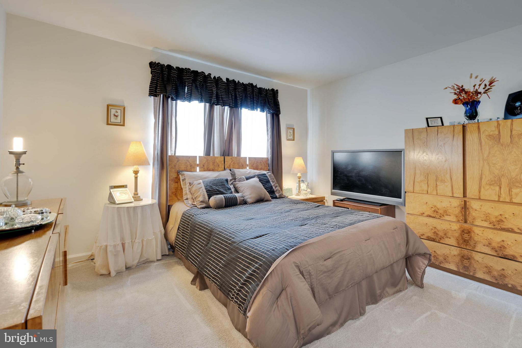 CARRIAGE CROSSING - Residential