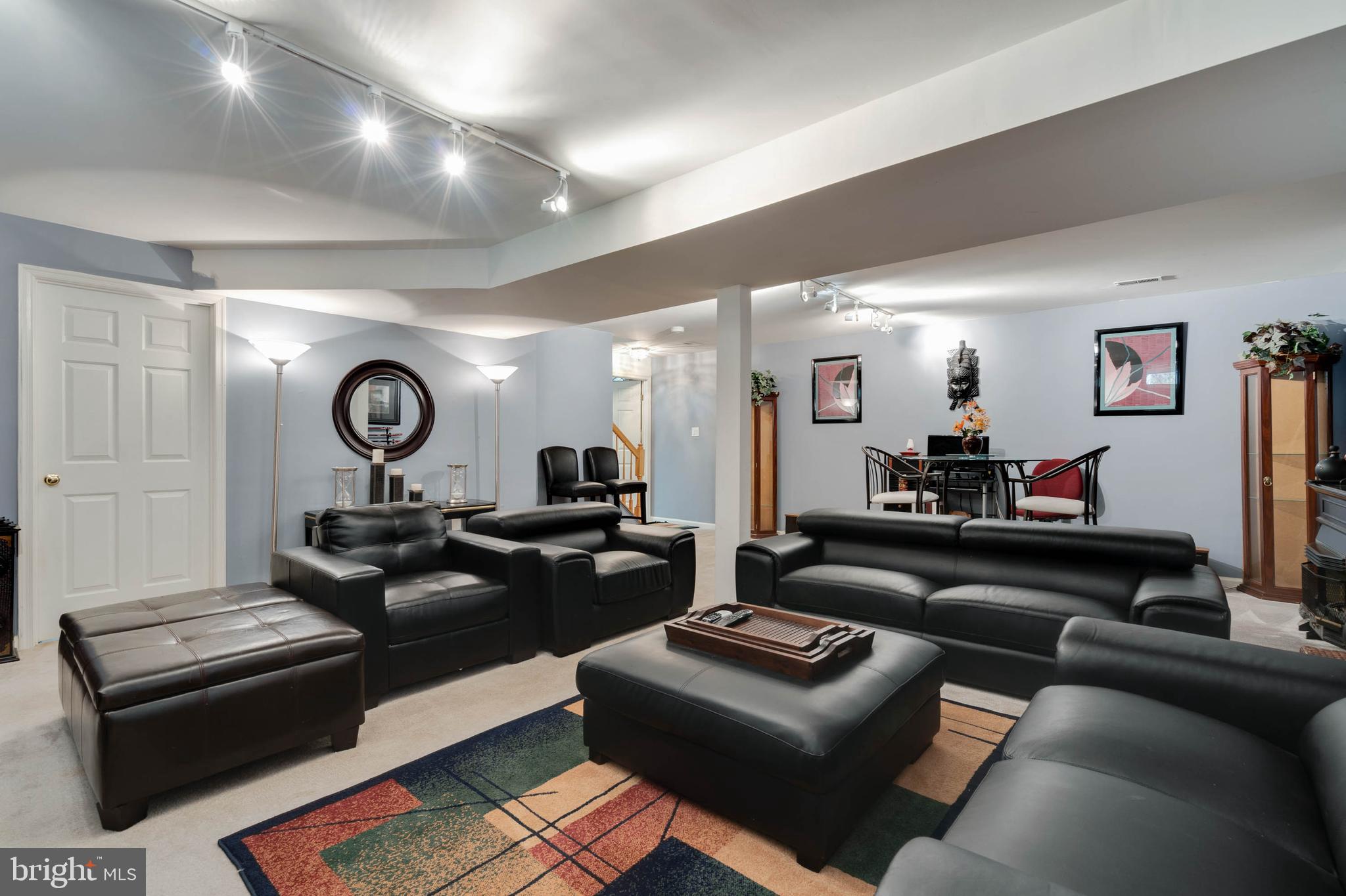 CARRIAGE CROSSING - Residential