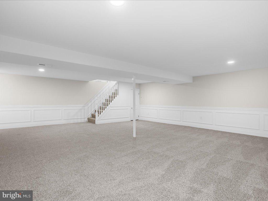 PLEASANTVILLE - Residential