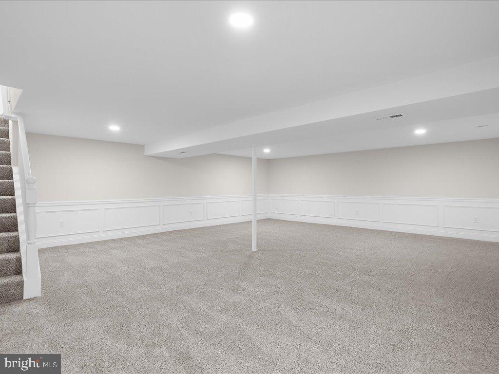 PLEASANTVILLE - Residential