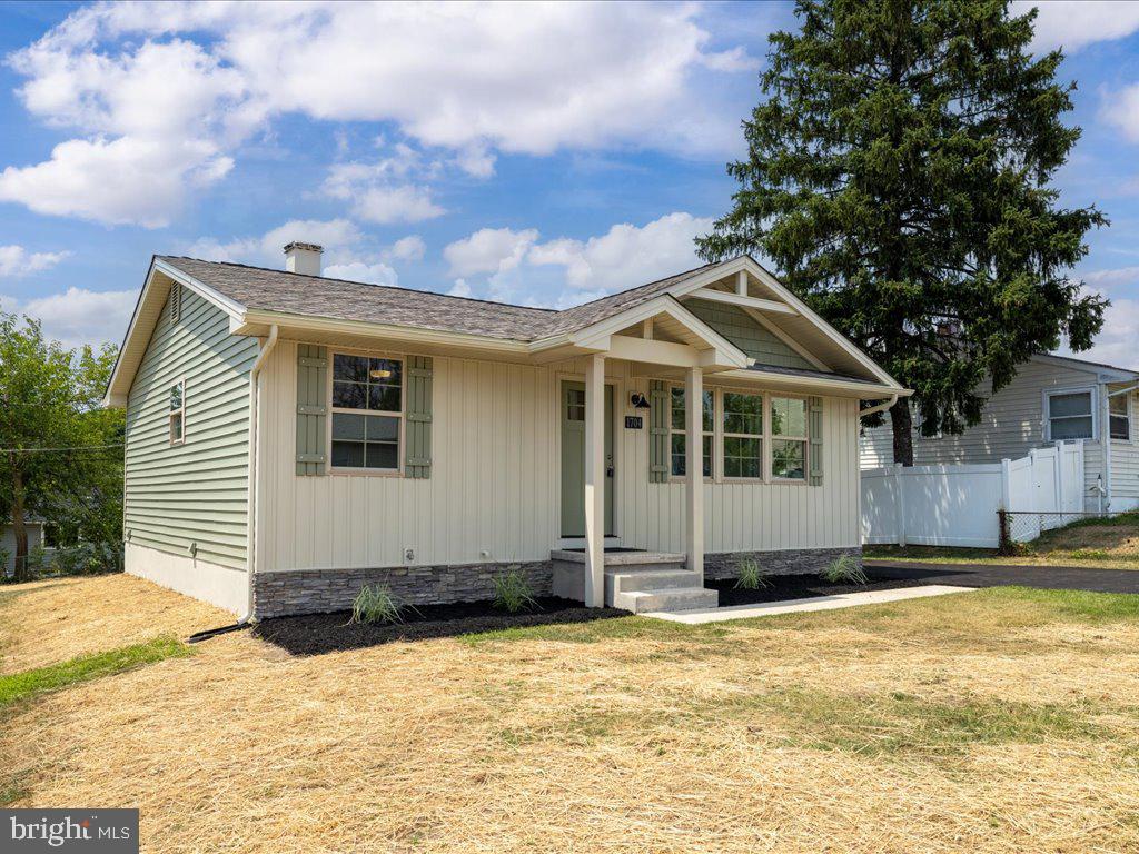 PLEASANTVILLE - Residential