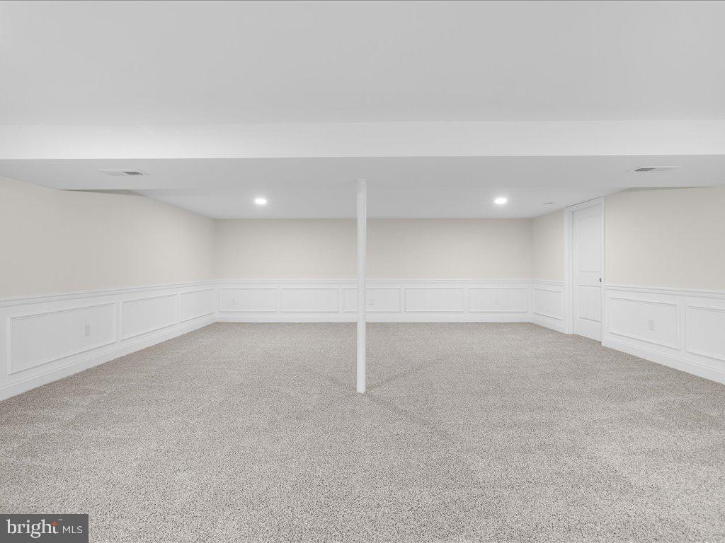 PLEASANTVILLE - Residential