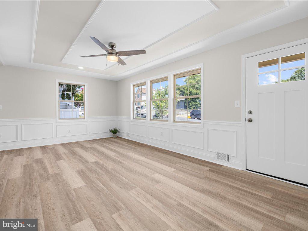 PLEASANTVILLE - Residential