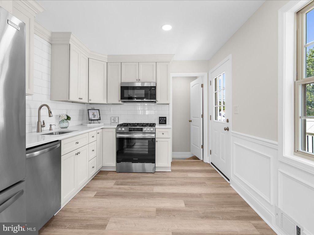 PLEASANTVILLE - Residential