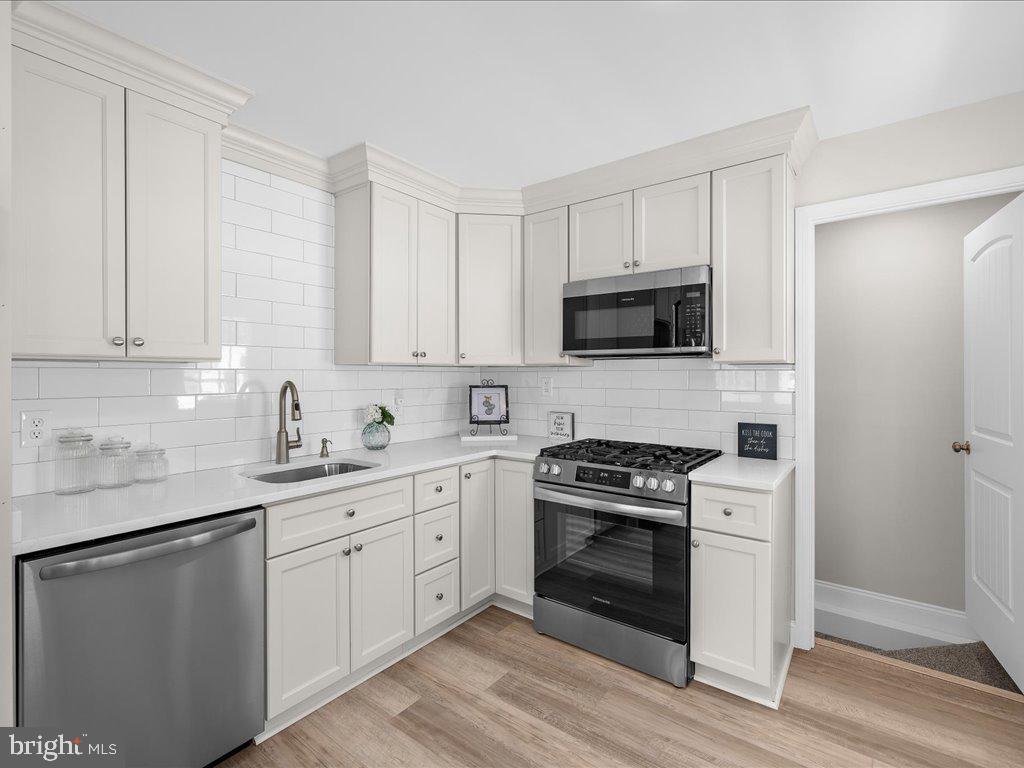 PLEASANTVILLE - Residential