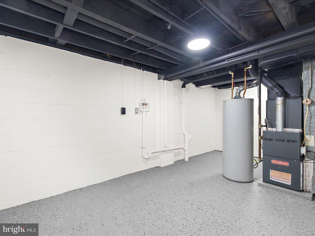 PLEASANTVILLE - Residential