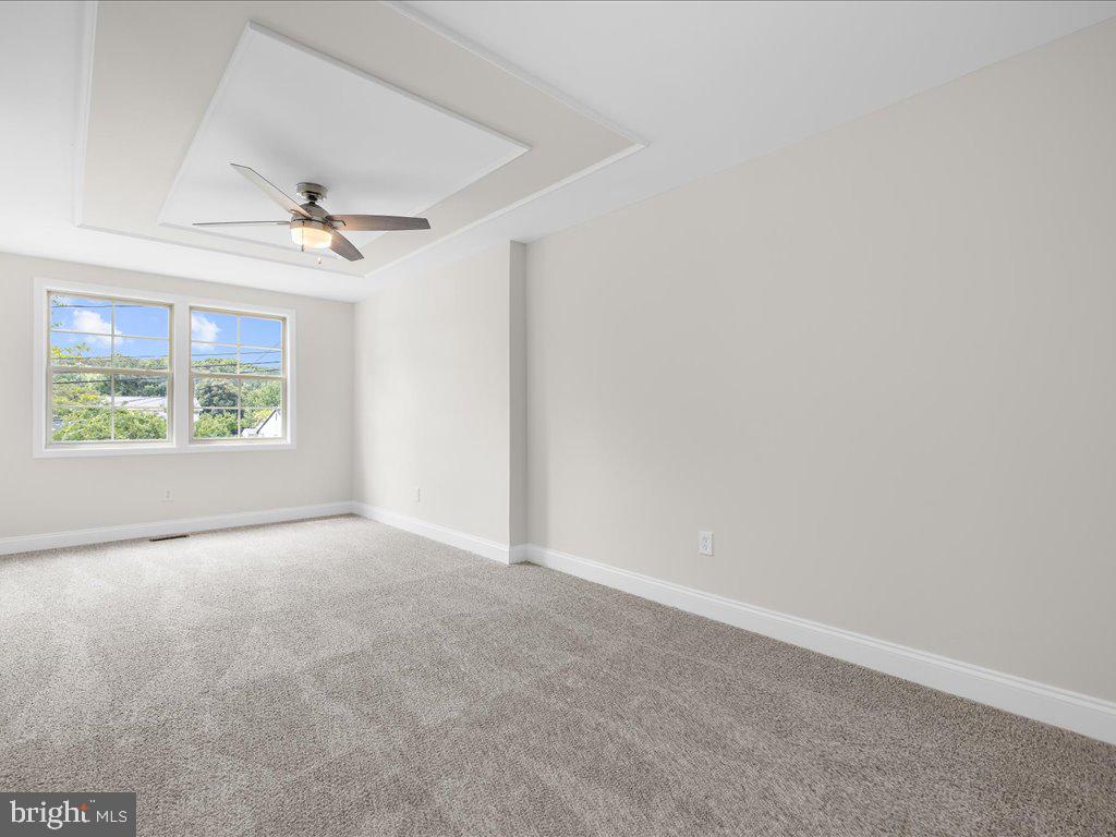 PLEASANTVILLE - Residential