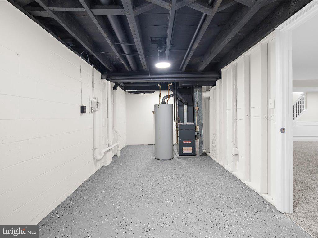 PLEASANTVILLE - Residential